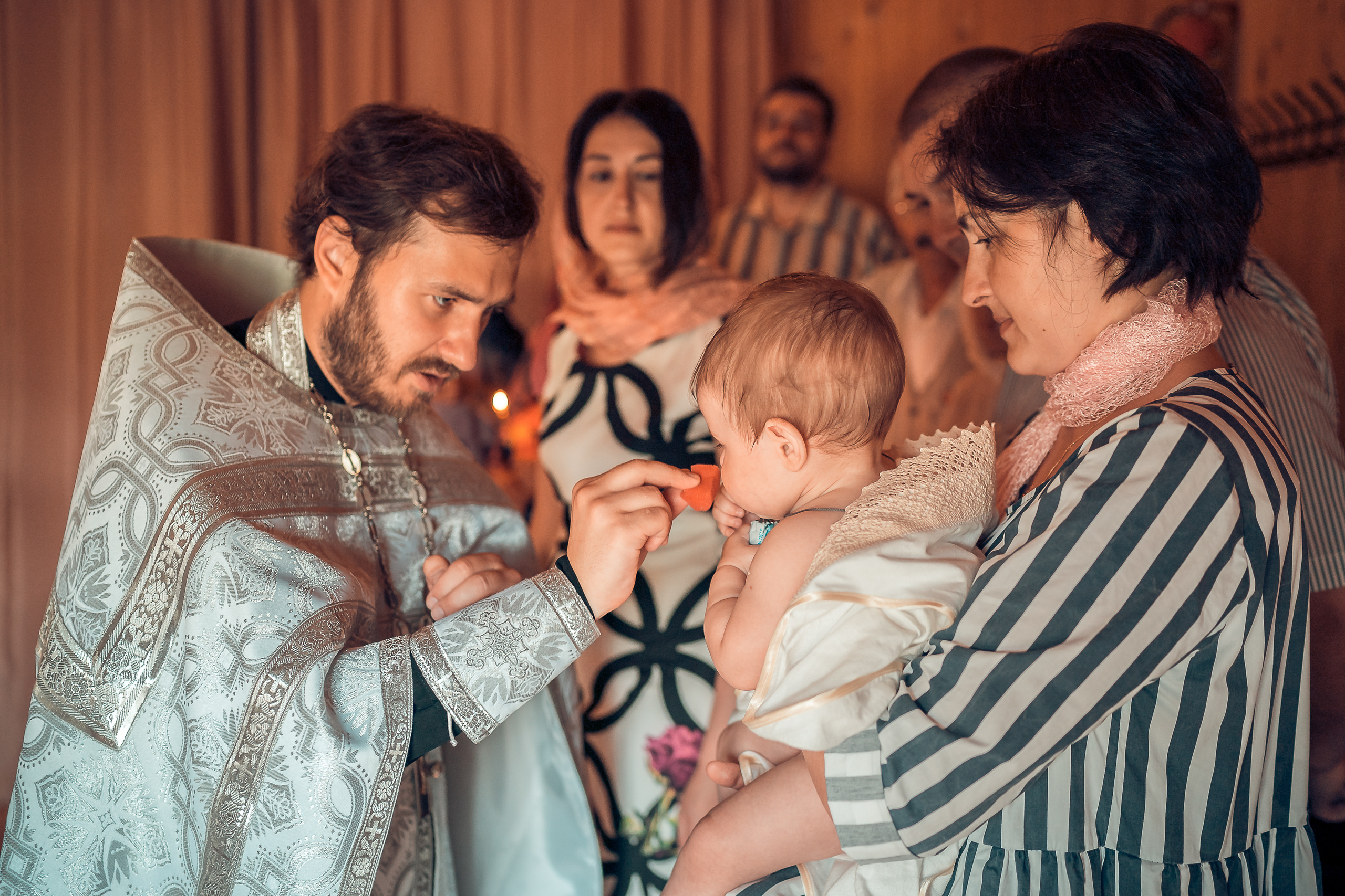 Крещение Маргариты Храм Александра Невского. Фотограф на Крещение и Венчание в Красноярске Рамазанова Юлия