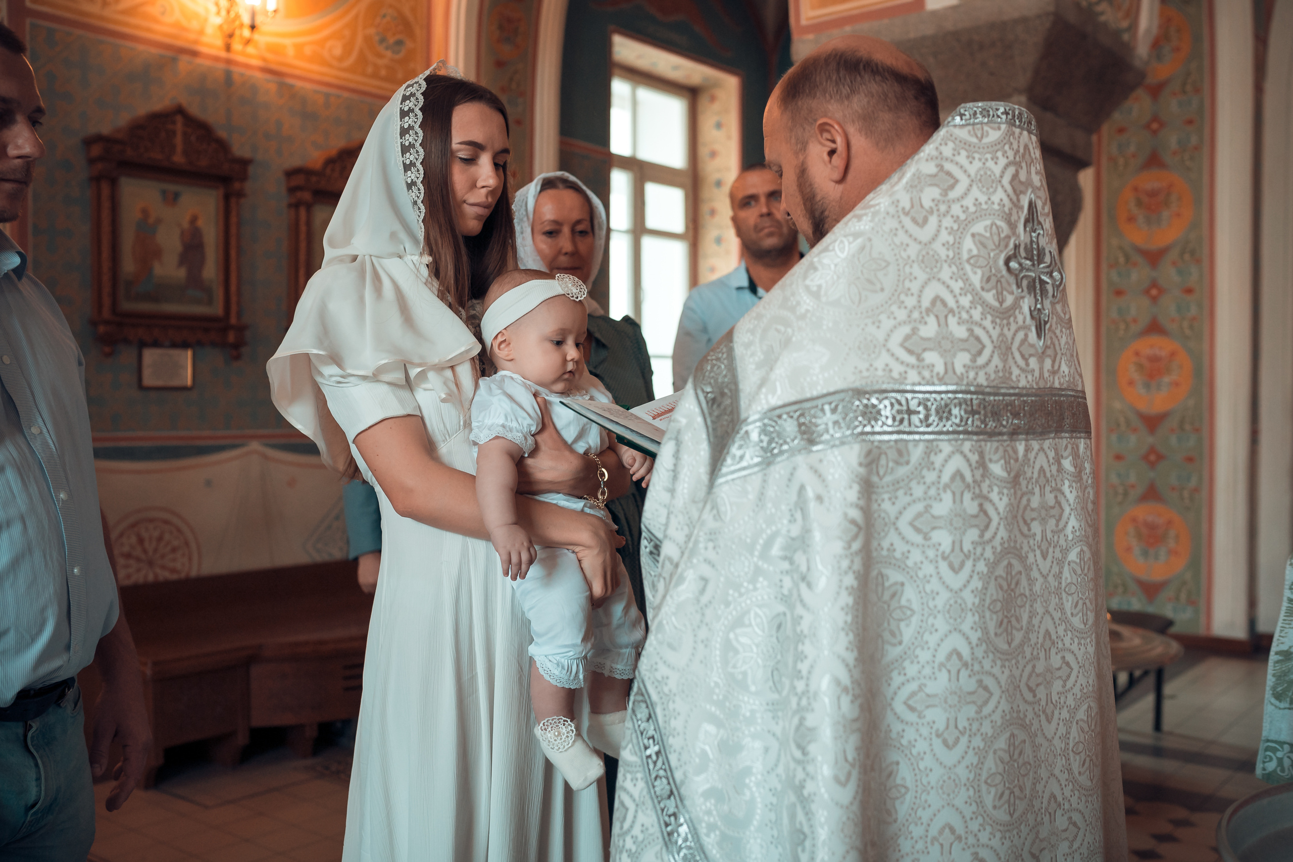 Крещение Оливии Храм Иоанна Предтечи. Фотограф на Крещение и Венчание в Красноярске Рамазанова Юлия
