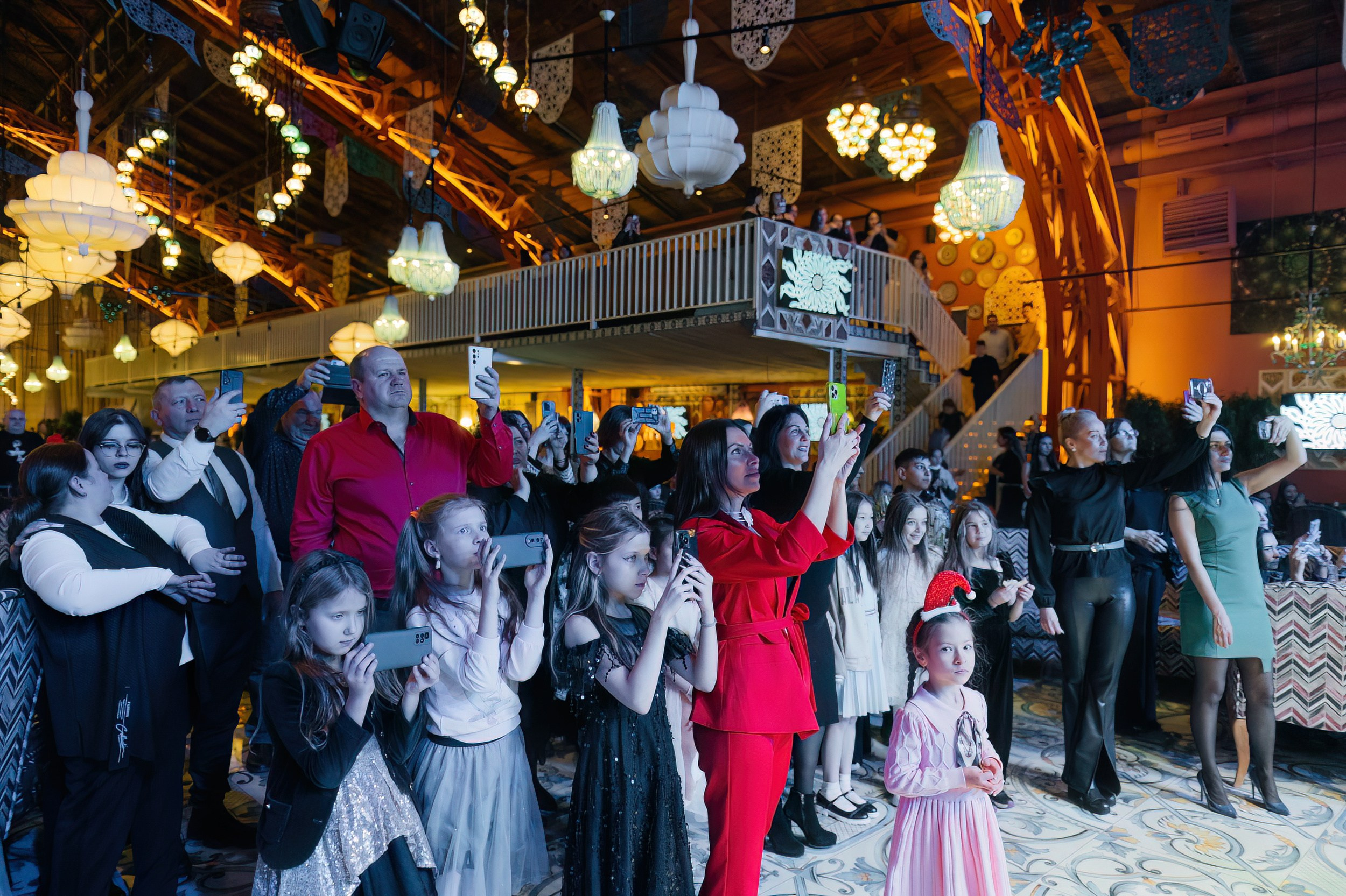 Новогодняя ночь 2024 в ресторане Чайхона ВО. Коммерческий фотограф в Санкт-Петербурге Анна Кобзарь