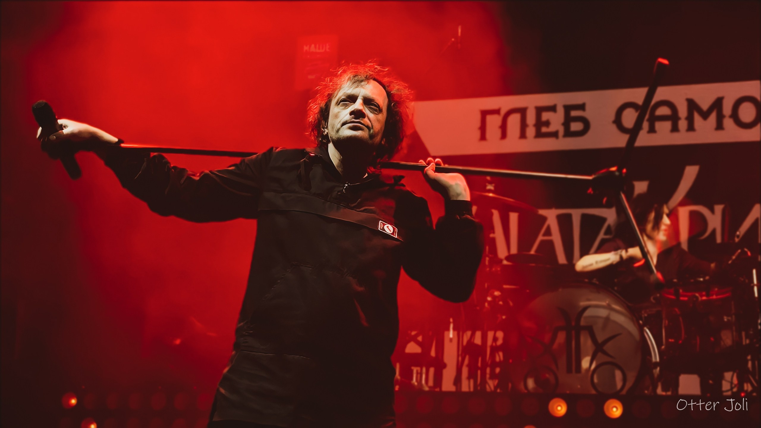 Screens. Концертный репортёр Валерия Сафина