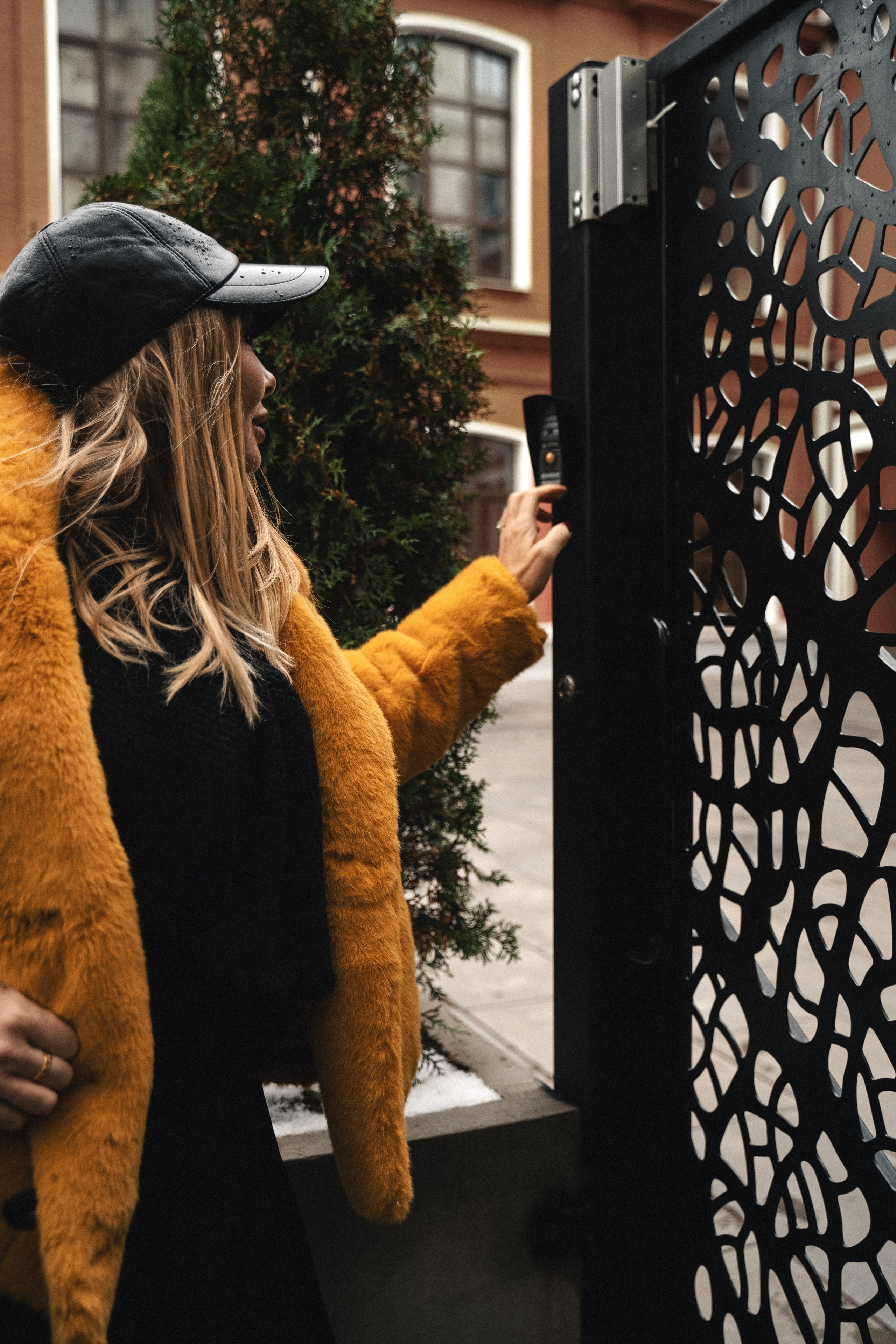 Светлана s t r e e t. Контент фотограф в Москве Кулич Настя