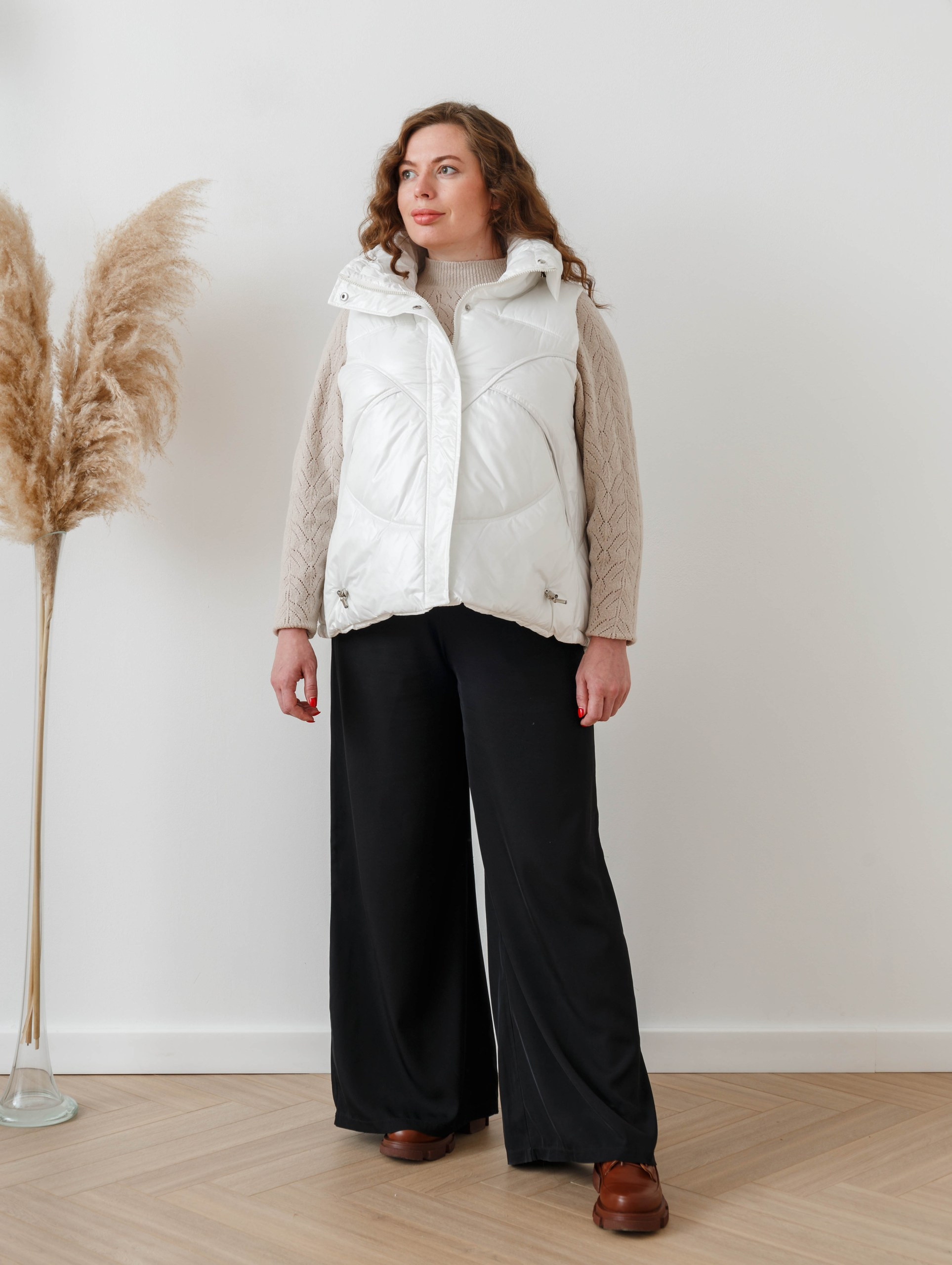 Предметная съемка и видеопродакшн одежды, сумок для маркетплейсов, сайтов, каталогов. Студия коммерческой съемки ХВОЯ