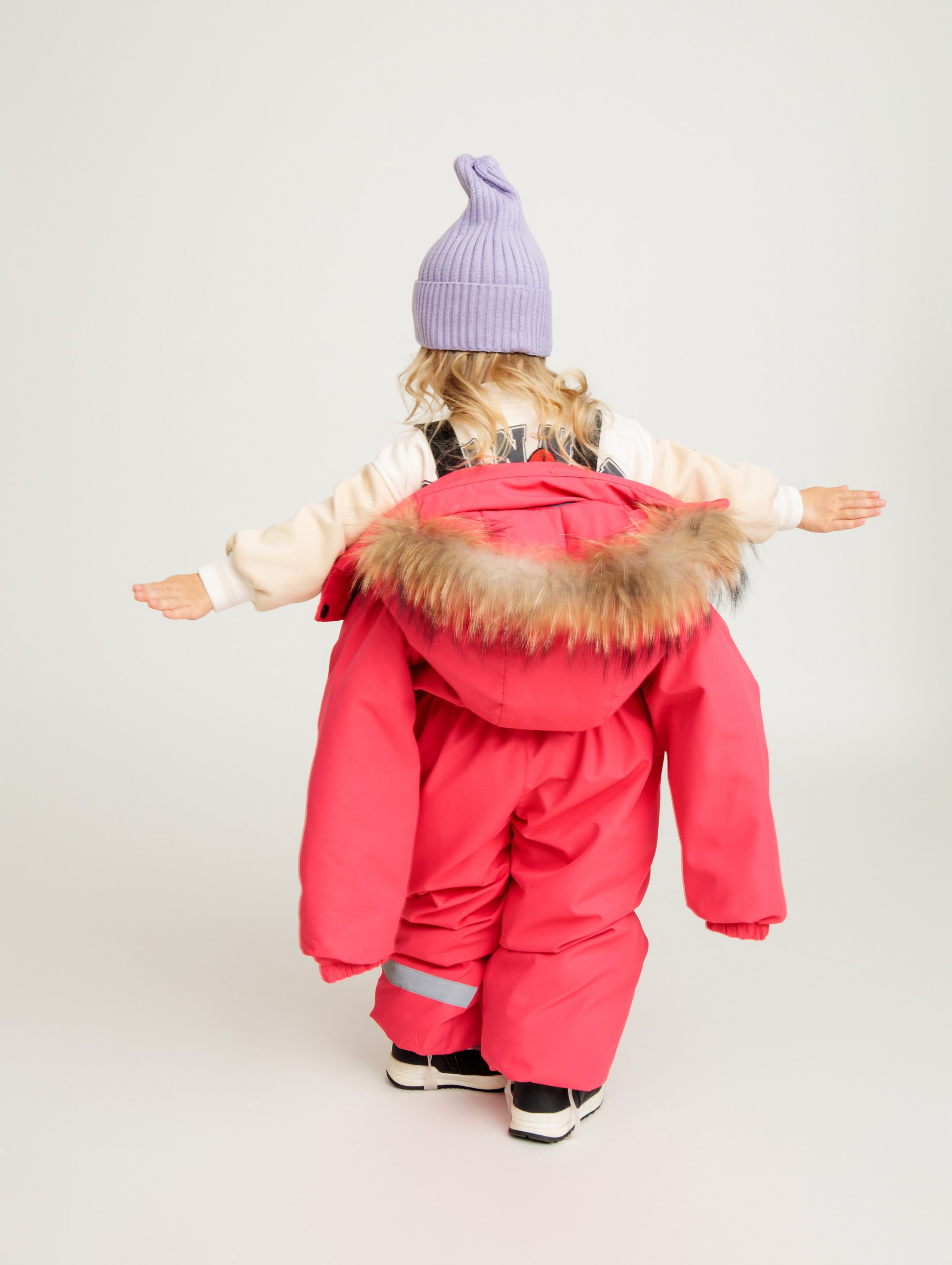 Съемка детской одежды и обуви на модели сайтов, маркетплейсов, WB, Ozon, Яндекс Маркет и др. Студия коммерческой съемки ХВОЯ