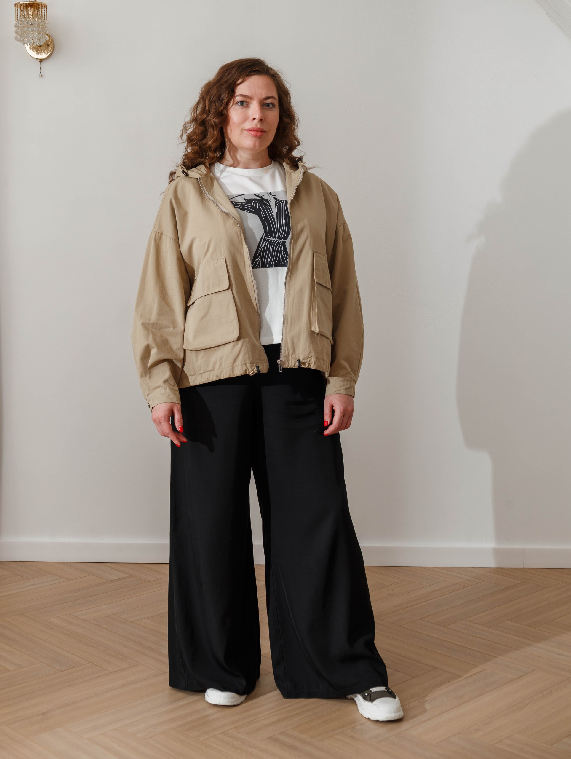 Съемка взрослой одежды на модели сайтов, маркетплейсов, WB, Ozon, Яндекс Маркет и др. Студия коммерческой съемки ХВОЯ