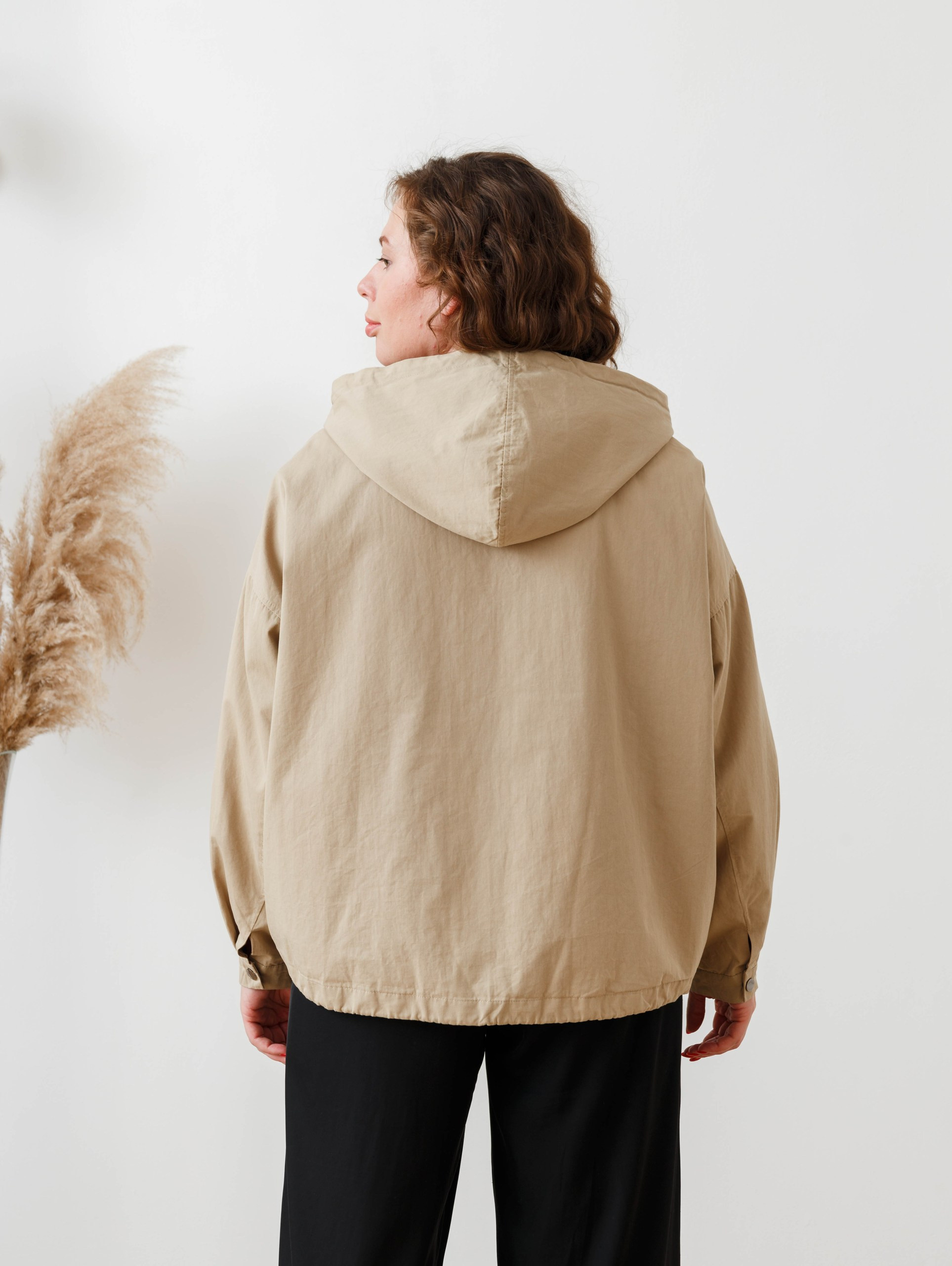 Съемка взрослой одежды на модели сайтов, маркетплейсов, WB, Ozon, Яндекс Маркет и др. Студия коммерческой съемки ХВОЯ