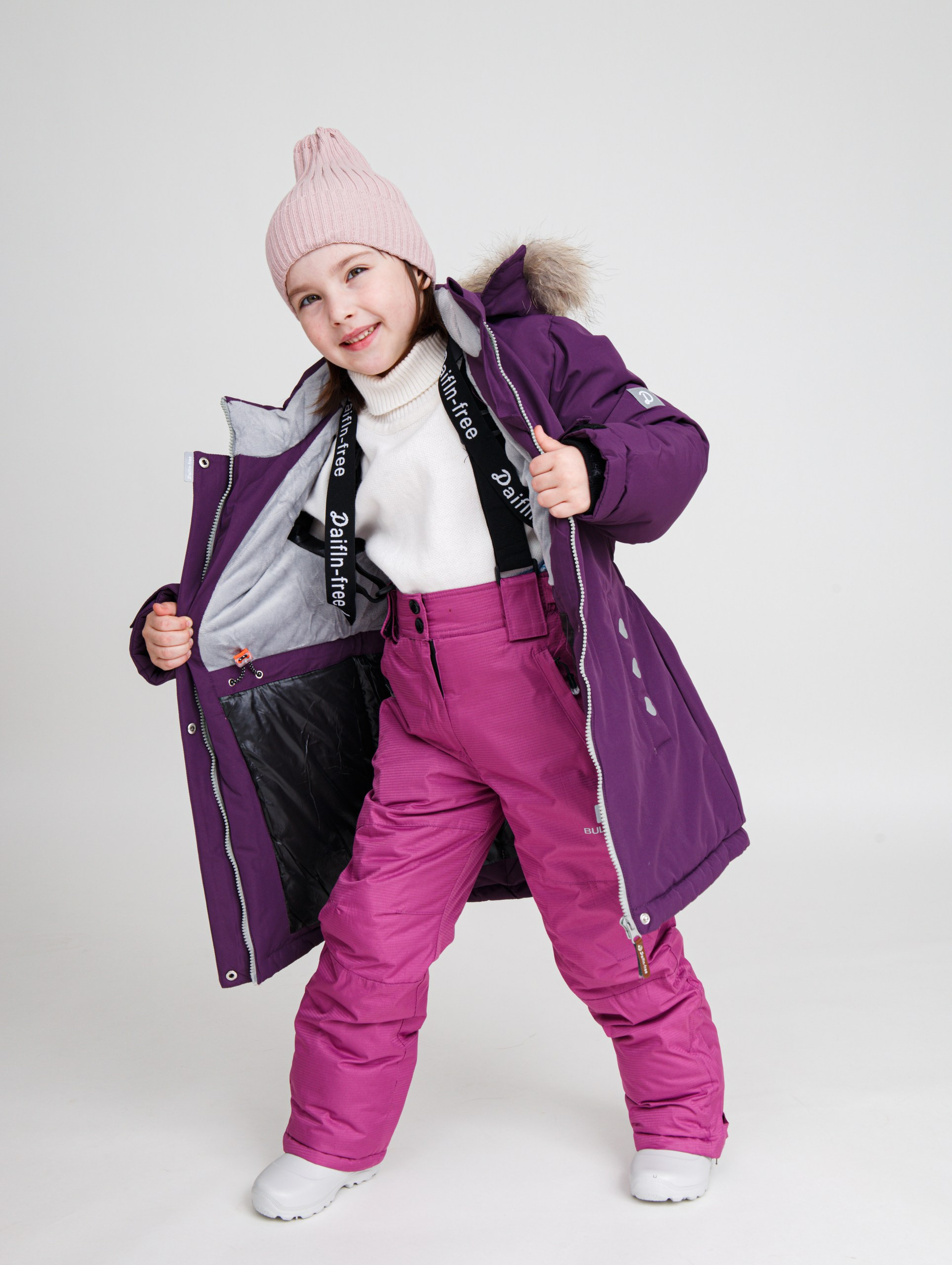 Съемка детской одежды и обуви на модели сайтов, маркетплейсов, WB, Ozon, Яндекс Маркет и др. Студия коммерческой съемки ХВОЯ