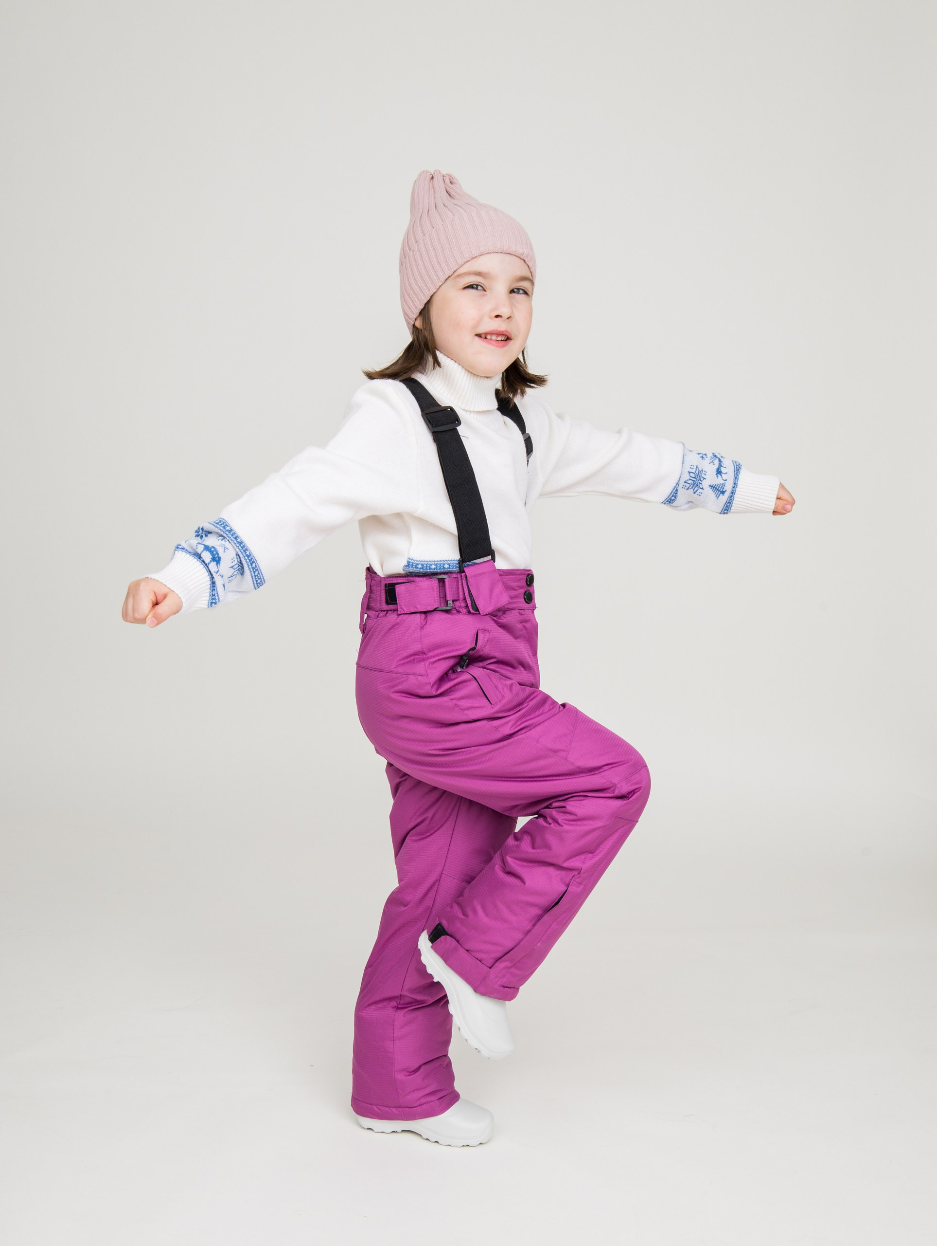 Съемка детской одежды и обуви на модели сайтов, маркетплейсов, WB, Ozon, Яндекс Маркет и др. Студия коммерческой съемки ХВОЯ