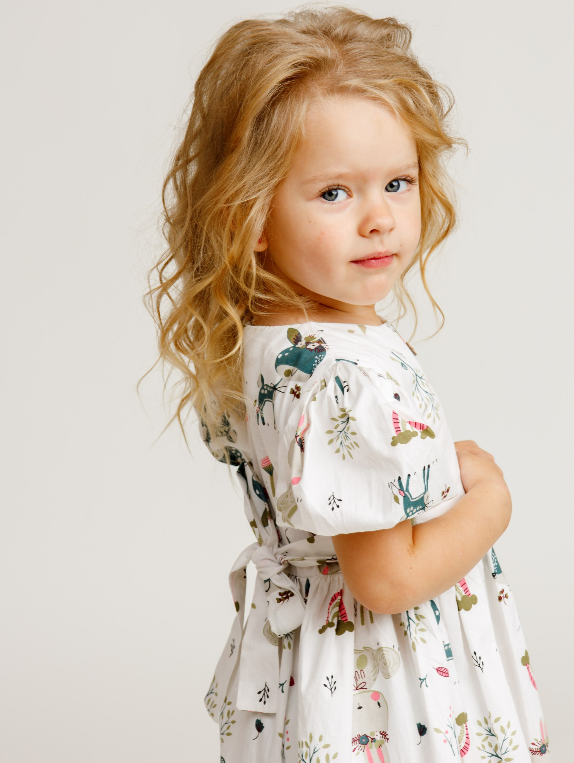 Съемка детской одежды и обуви на модели сайтов, маркетплейсов, WB, Ozon, Яндекс Маркет и др. Студия коммерческой съемки ХВОЯ