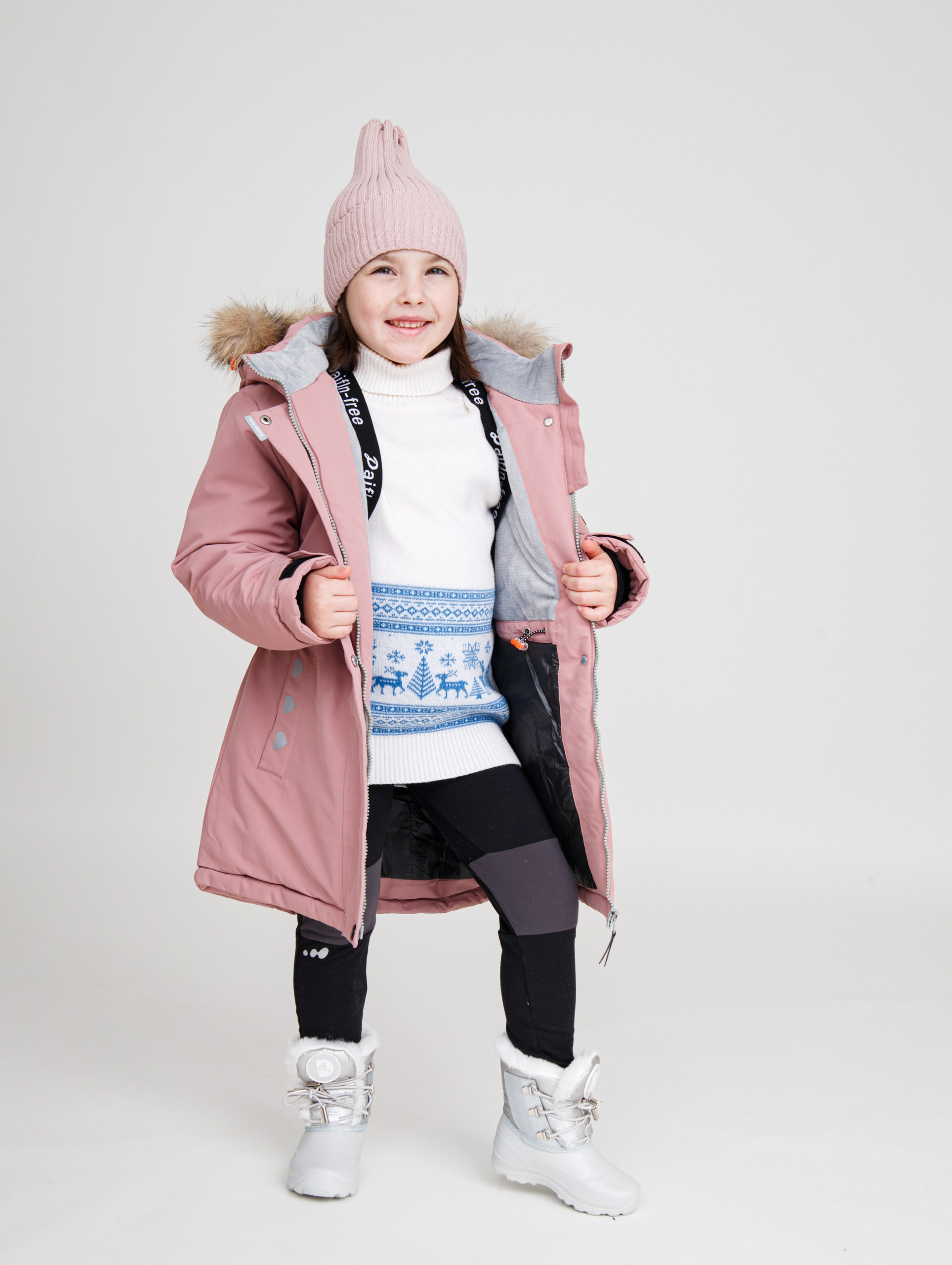 Съемка детской одежды и обуви на модели сайтов, маркетплейсов, WB, Ozon, Яндекс Маркет и др. Студия коммерческой съемки ХВОЯ