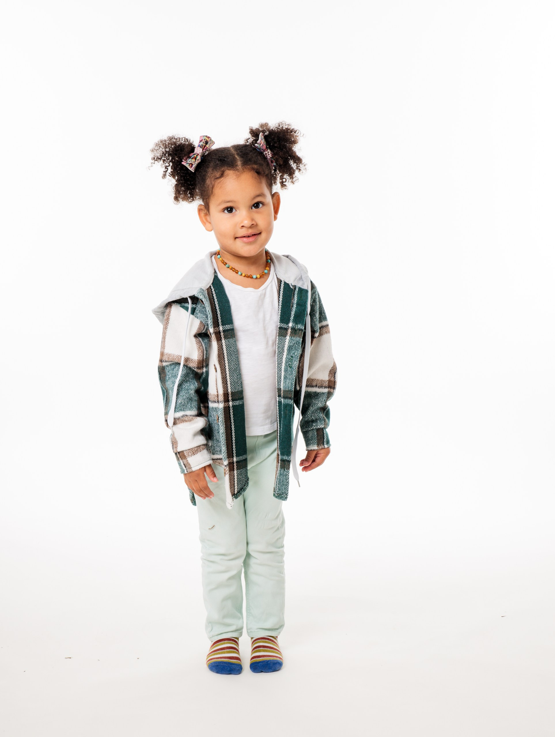 Съемка детской одежды и обуви на модели сайтов, маркетплейсов, WB, Ozon, Яндекс Маркет и др. Студия коммерческой съемки ХВОЯ