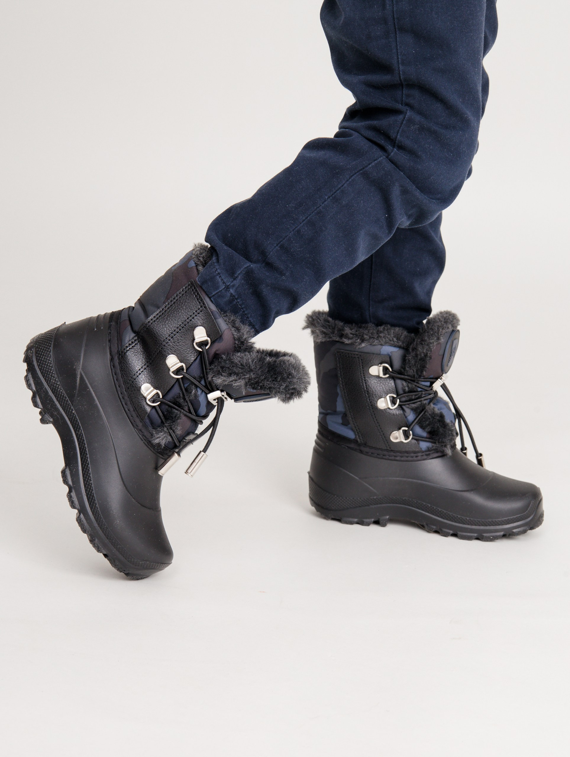 Съемка детской одежды и обуви на модели сайтов, маркетплейсов, WB, Ozon, Яндекс Маркет и др. Студия коммерческой съемки ХВОЯ