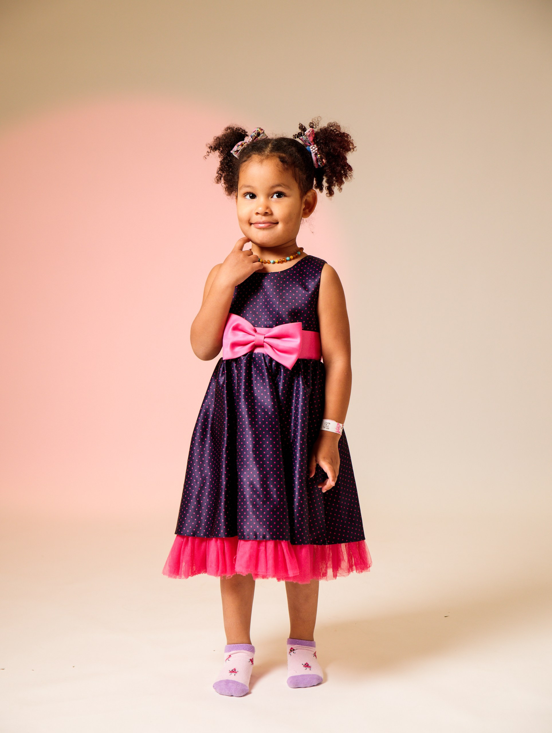 Съемка детской одежды и обуви на модели сайтов, маркетплейсов, WB, Ozon, Яндекс Маркет и др. Студия коммерческой съемки ХВОЯ