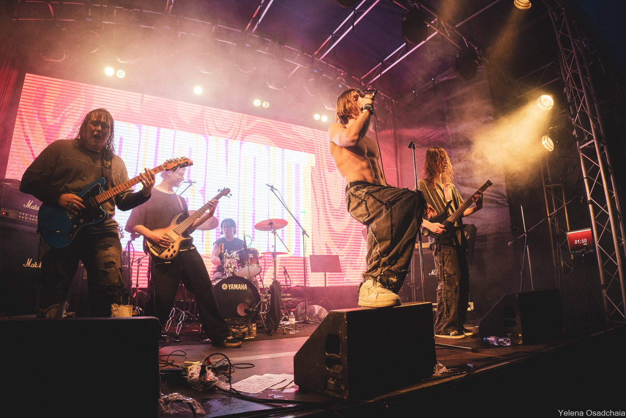 Живой 2025 — День 1. Елена Осадчая — фотографирую музыку на сцене и в жизни