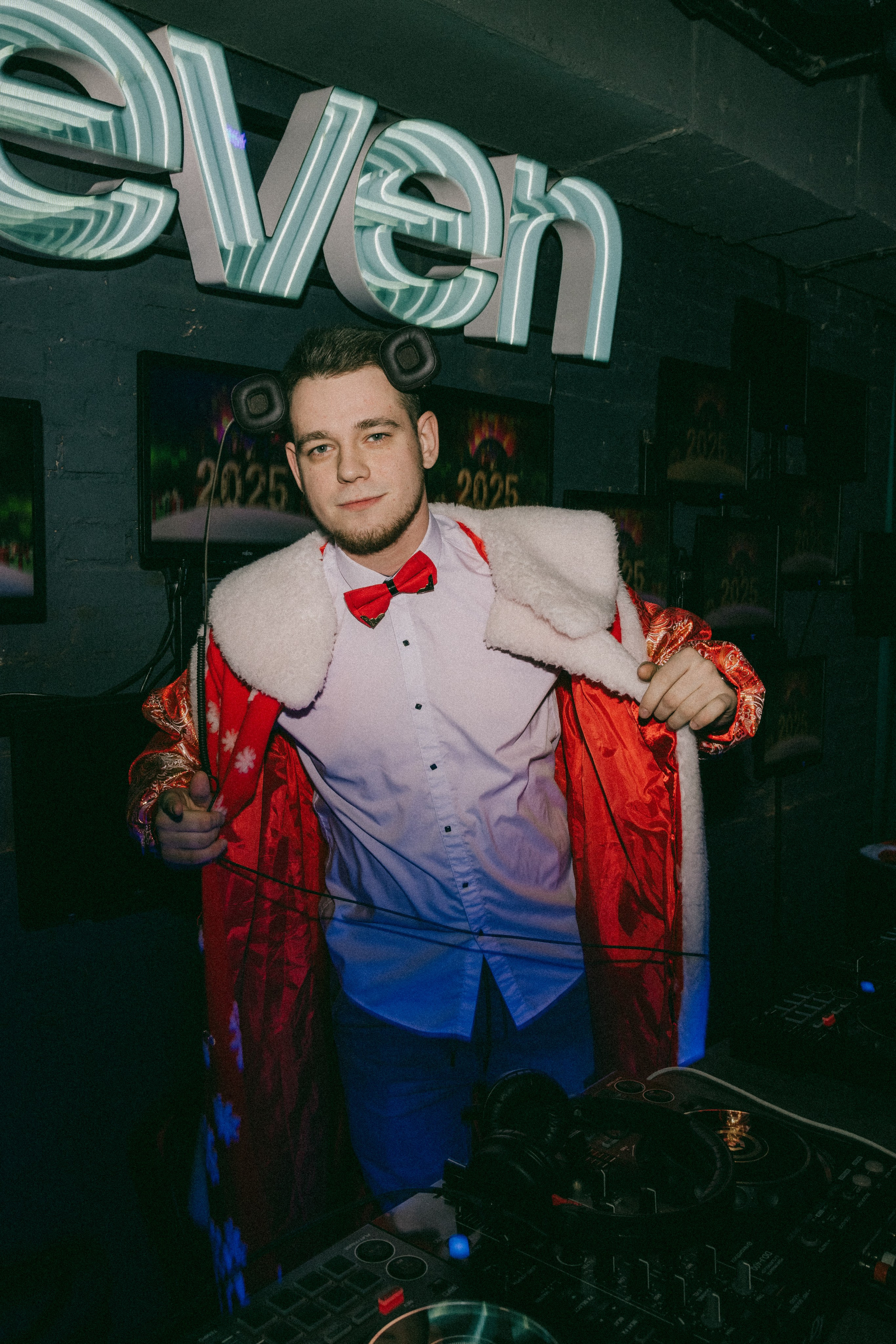 SEVEN bar — New Year