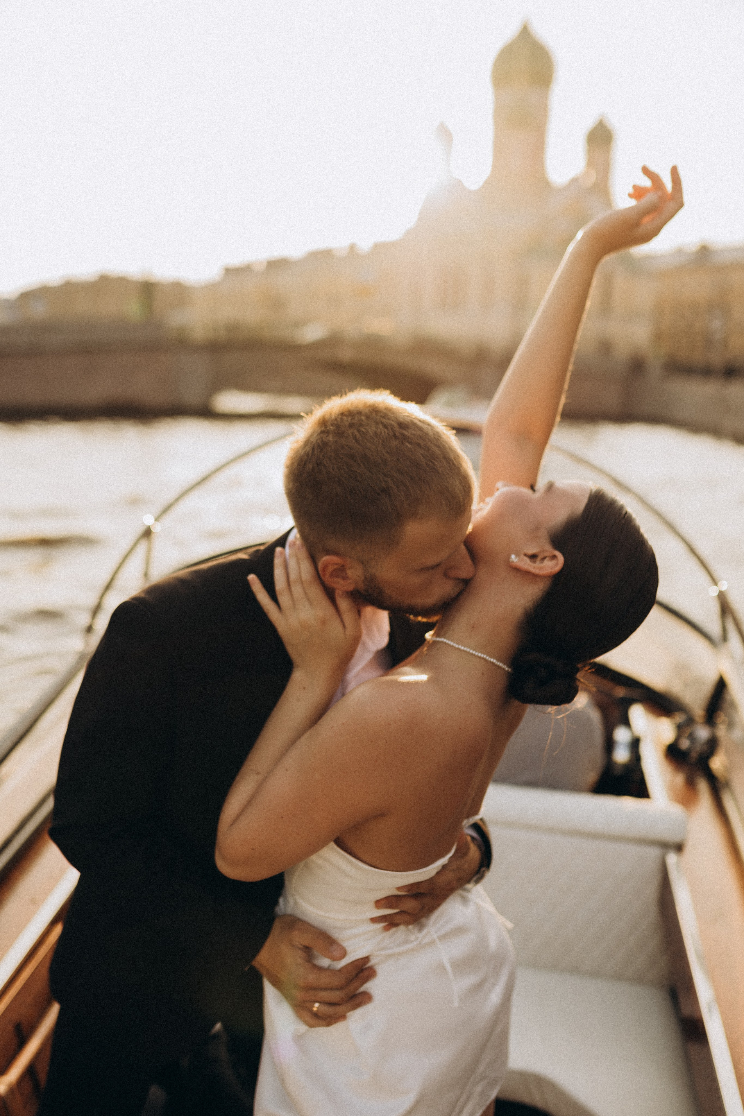 Костя и Лиза|прогулка + катер. Свадебный и love story фотограф в Санкт-Петербурге