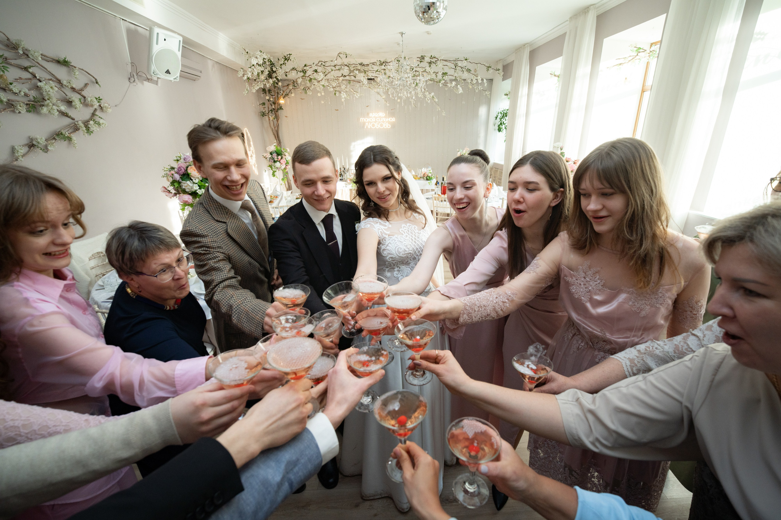 Полная свадьба, свадебная серия свадебного фотографа Александра Невского. Свадебный фотограф Александр Невский в Санкт-Петербурге