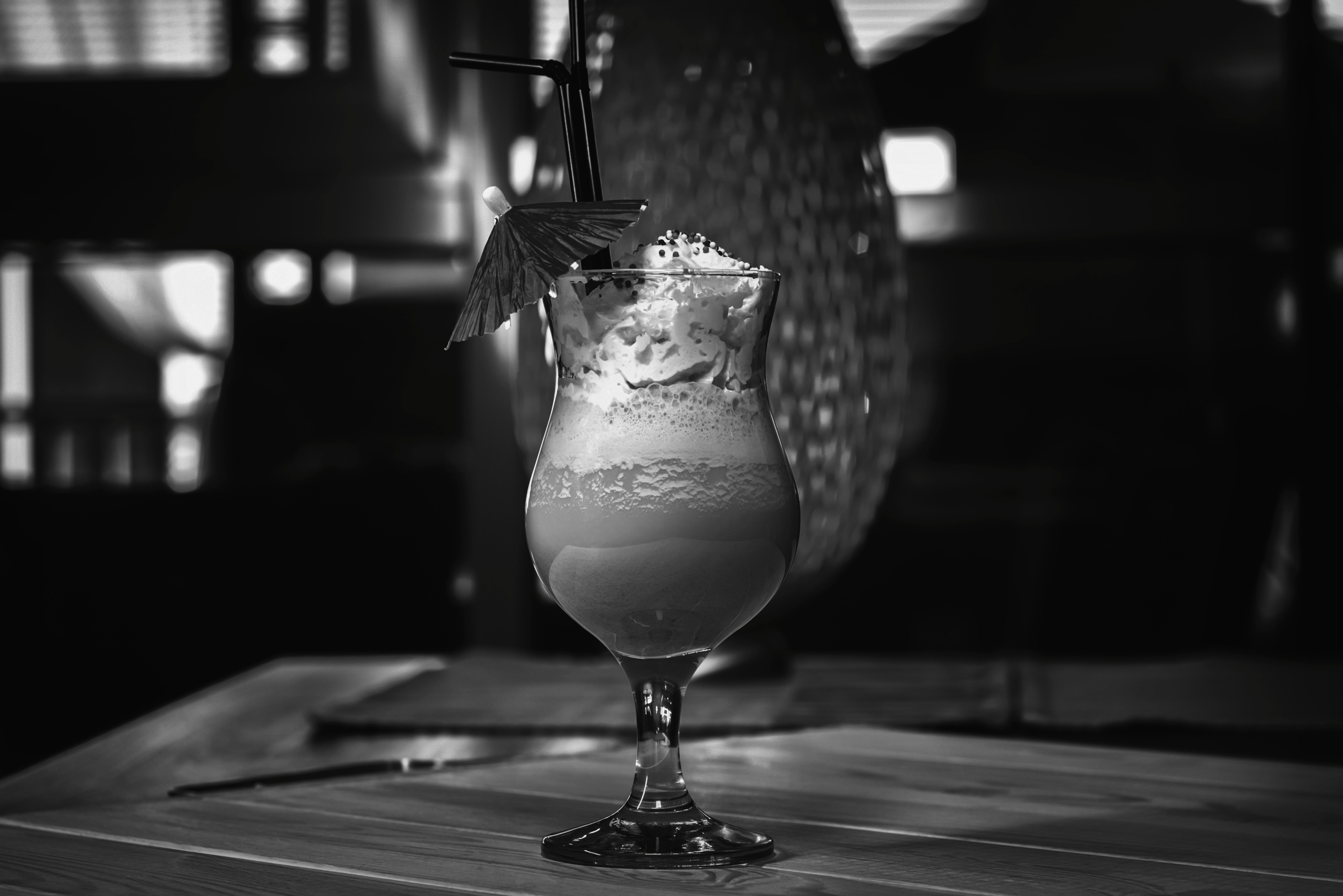 Черно белая фотография. Профессиональный фотограф в Астане