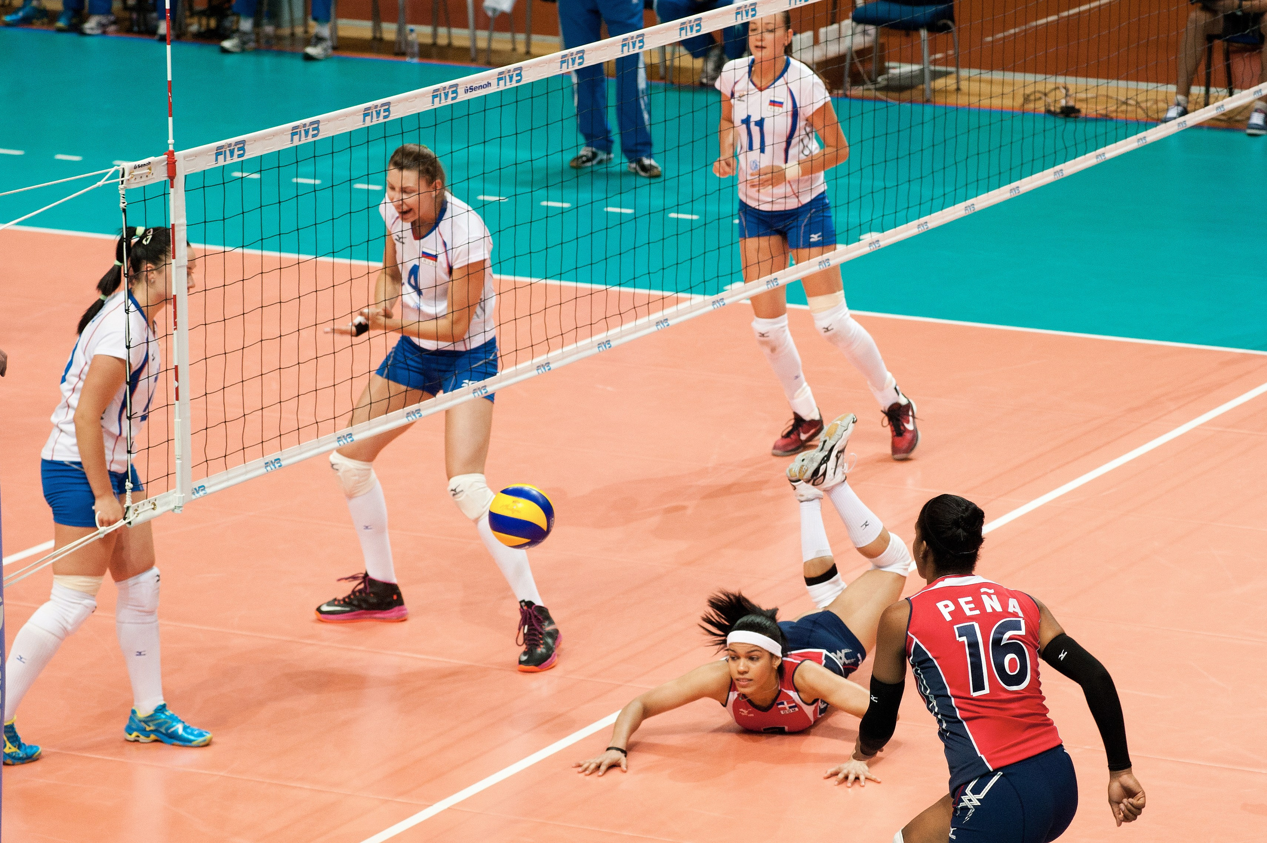 Около спорта. Фотограф Артем Дербенев Москва