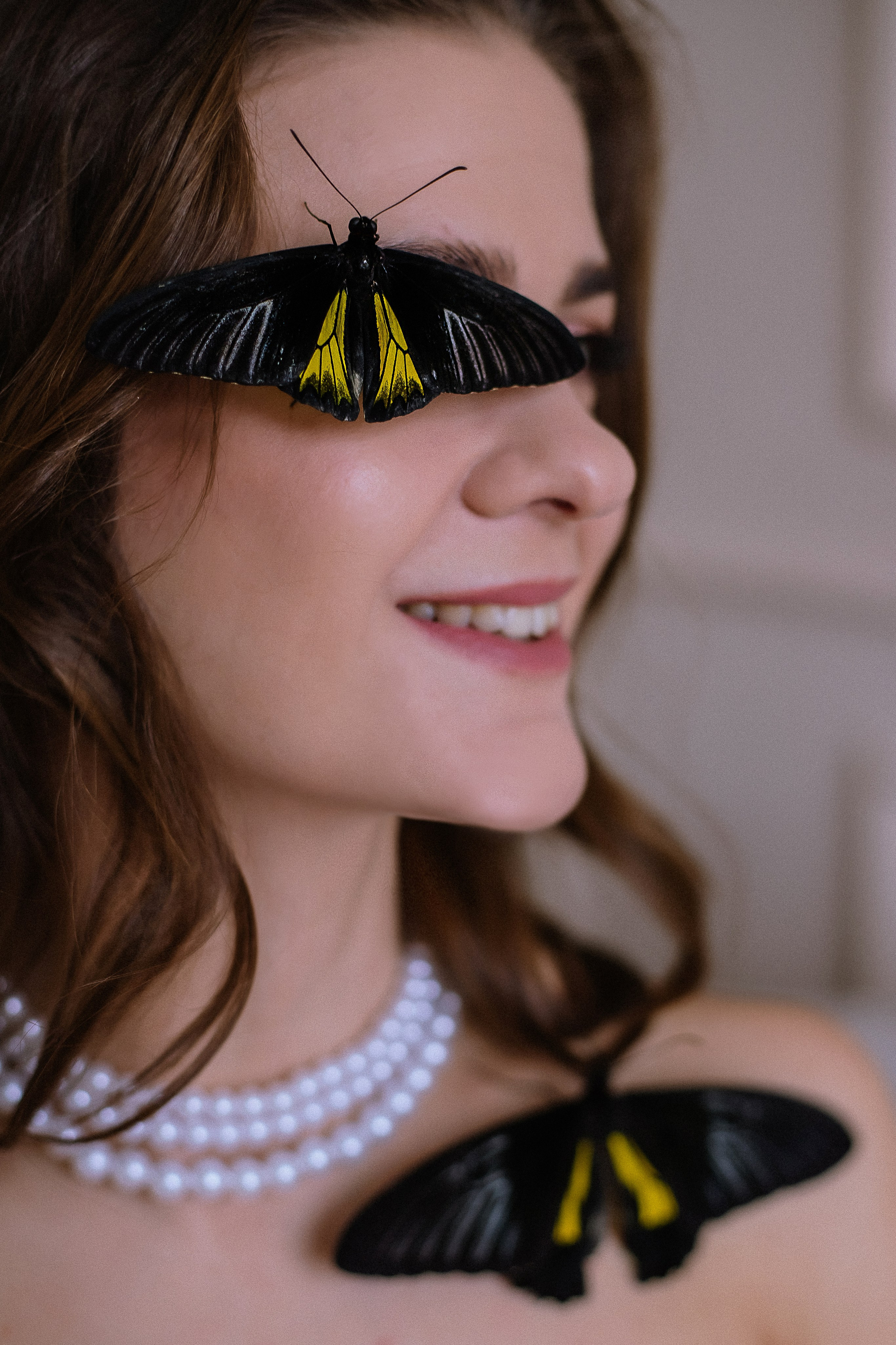 ЖЕНСКИЙ ПОРТРЕТ с бабочками. Фотограф Екатеринубрг/Верхняя Пышма