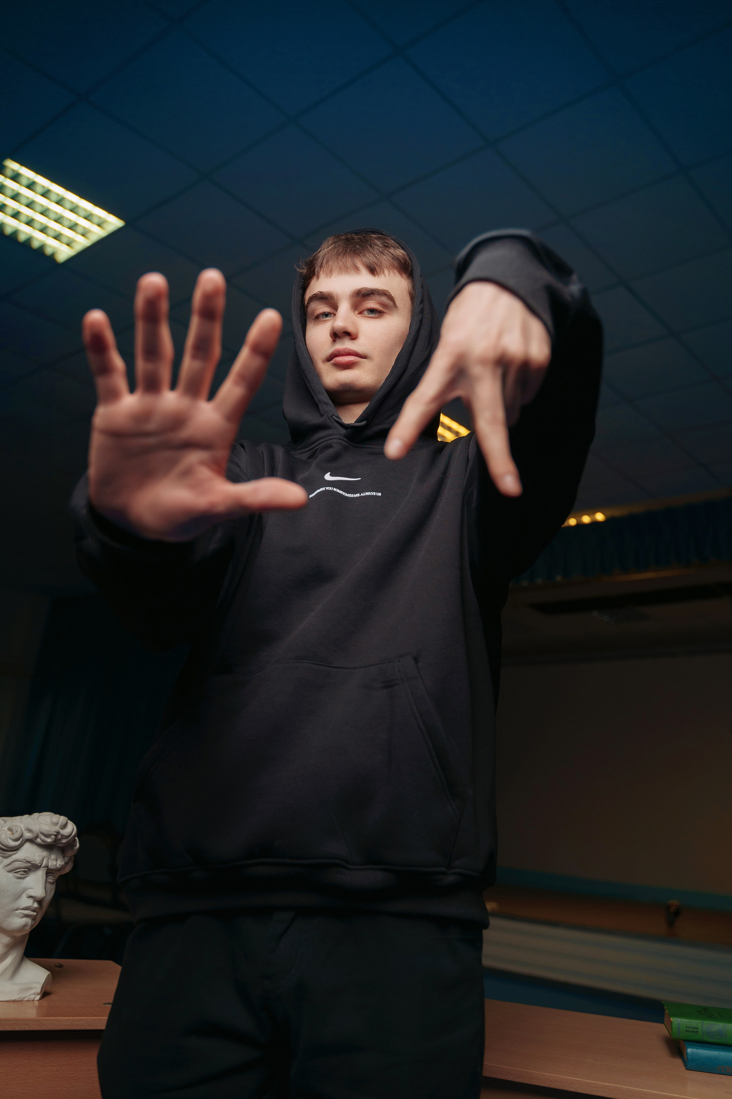 Тверь. Выпускные альбомы «под ключ» в оригинальном, авторском стиле. Фотограф на выпускной. Стильная и классически выдержанная съёмка. Школьные альбомы. Стильно. Современно. Никакого конвейера. Индивидуальный подход. Выпускная фотография. Последний звонок. Фото на выпускной. Школьный фотограф.