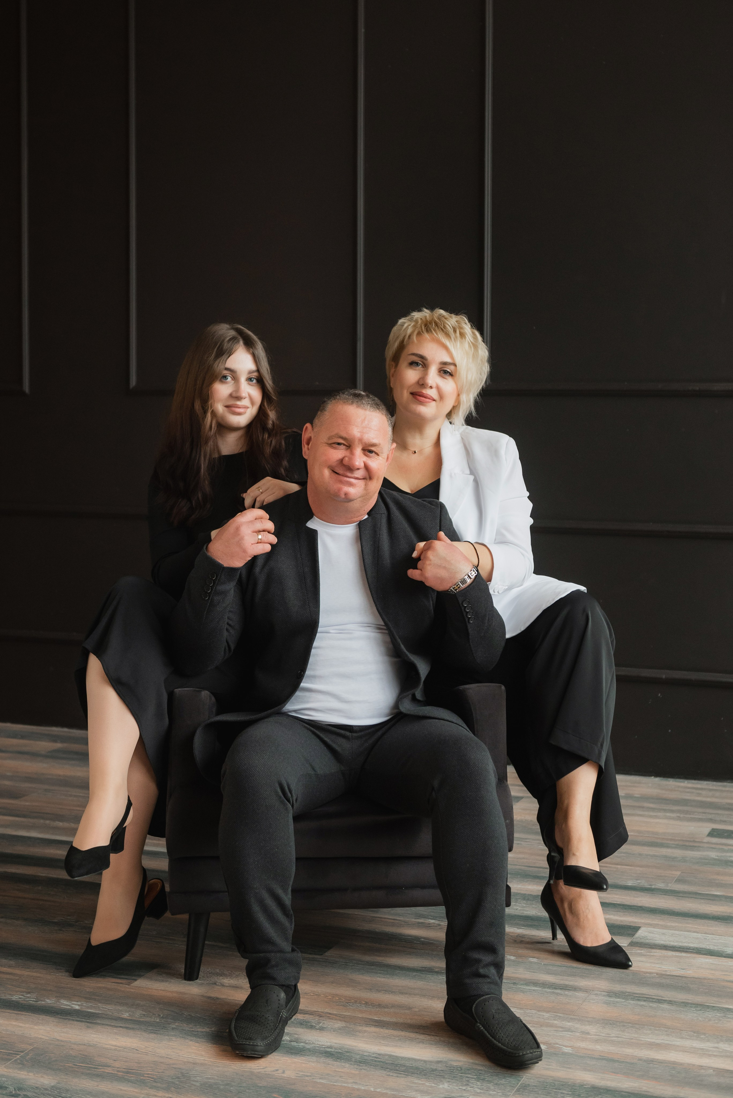 Евгений Катя и Виолетта. Семейный фотограф Ирина Сгибнева