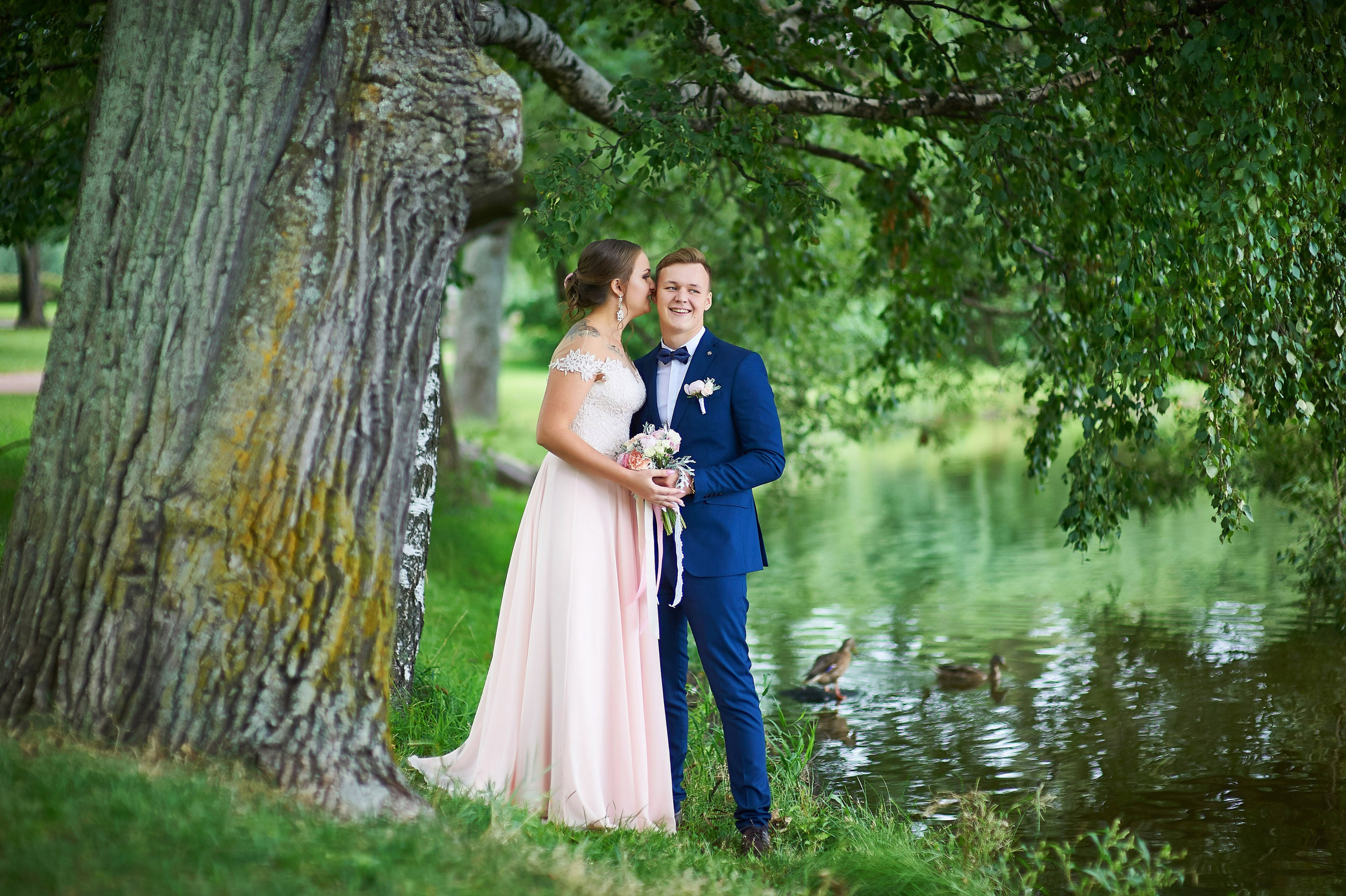 Ульяна и Дмитрий (свадебная прогулка в Сестрорецке под дождем, , фотосессия в верхнем парке Петергофа). Портретный, семейный и свадебный фотограф в Санкт-Петербурге и в Пушкине Ширяев Денис