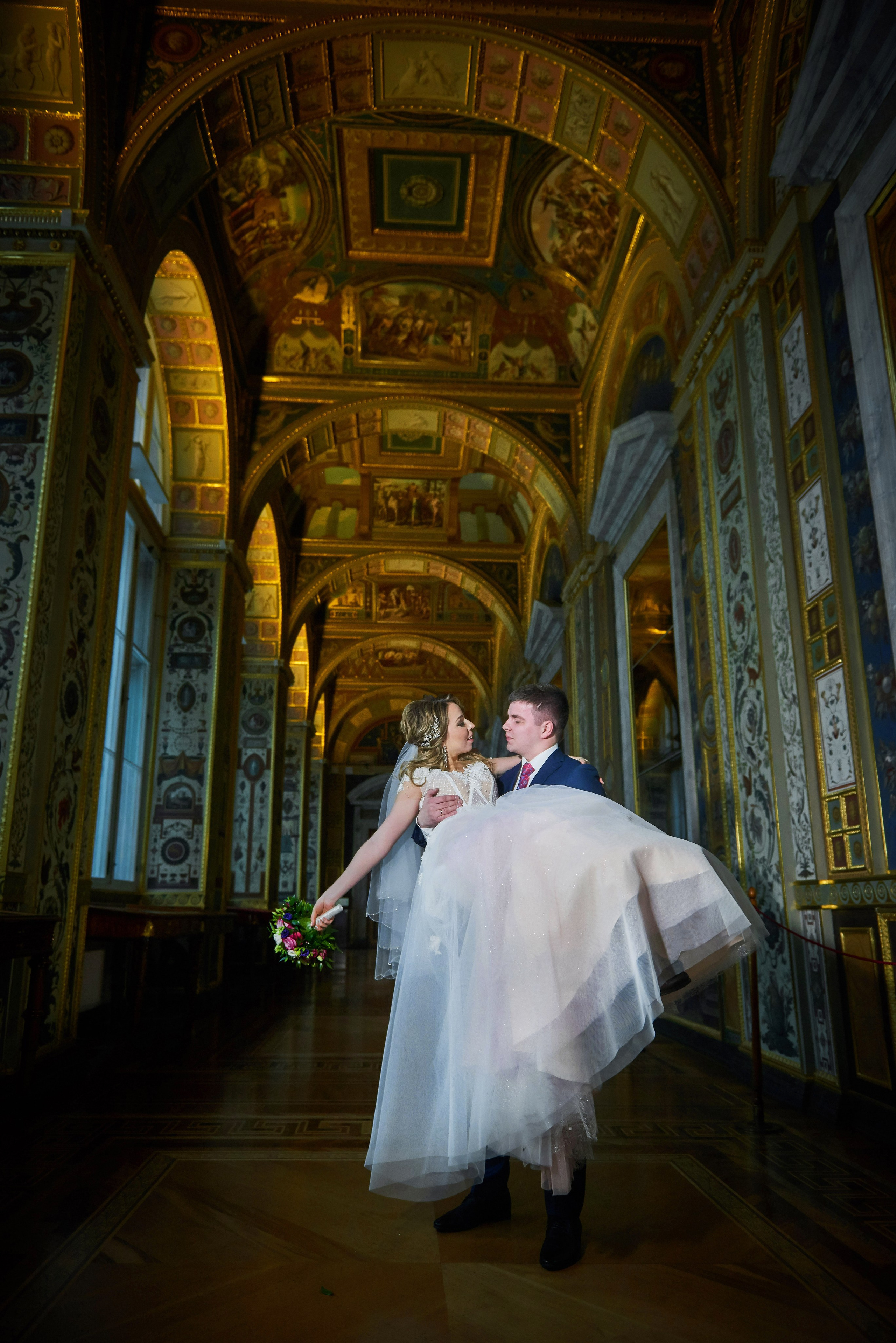 Елена и Иван (зимняя свадебная прогулка у Михайловского замка и фотосессия в Эрмитаже). Портретный, семейный и свадебный фотограф в Санкт-Петербурге и в Пушкине Ширяев Денис