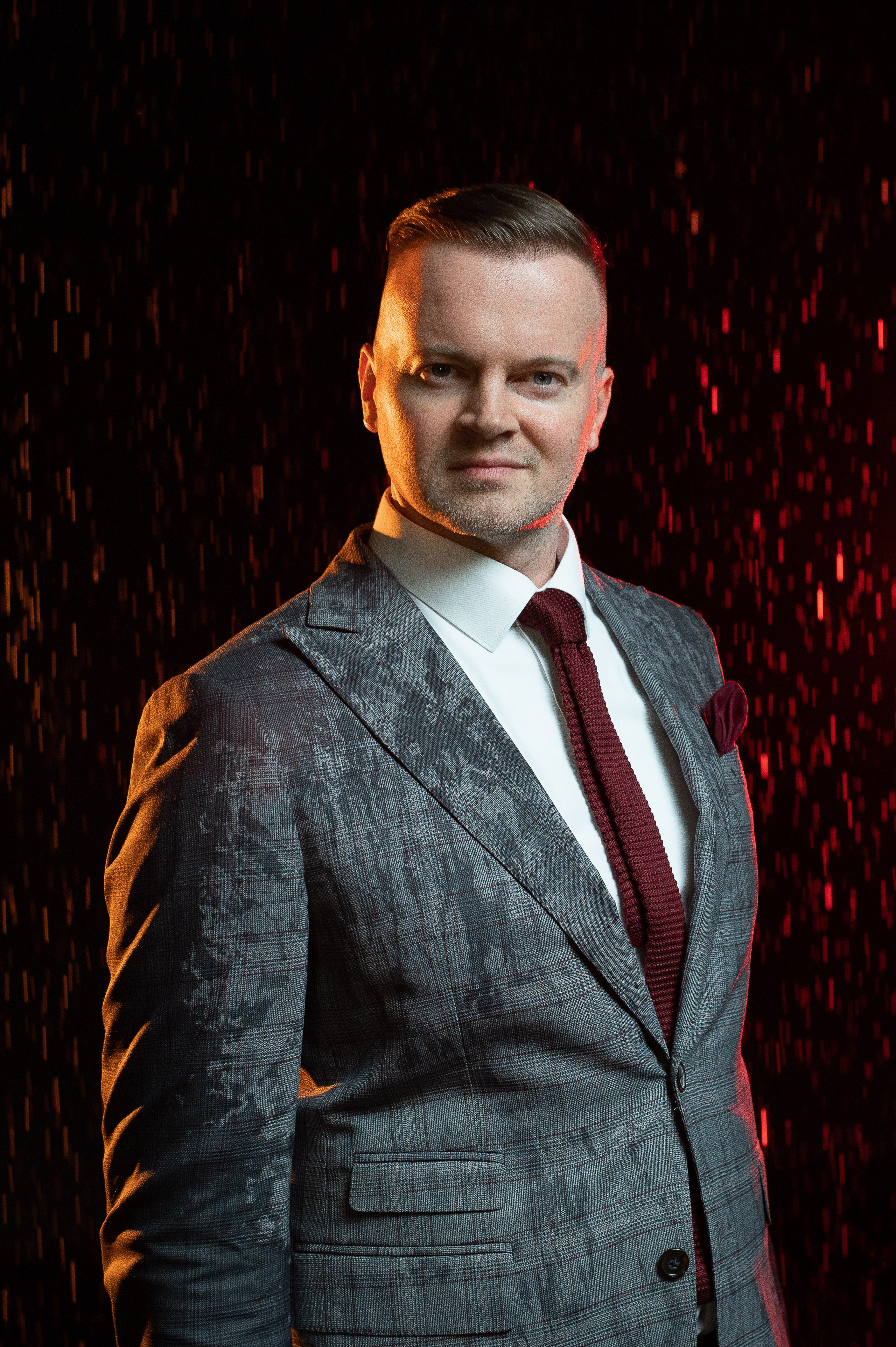 Ты можешь быть разным: деловой или взрывной. Портретный, семейный и свадебный фотограф в Санкт-Петербурге и в Пушкине Ширяев Денис