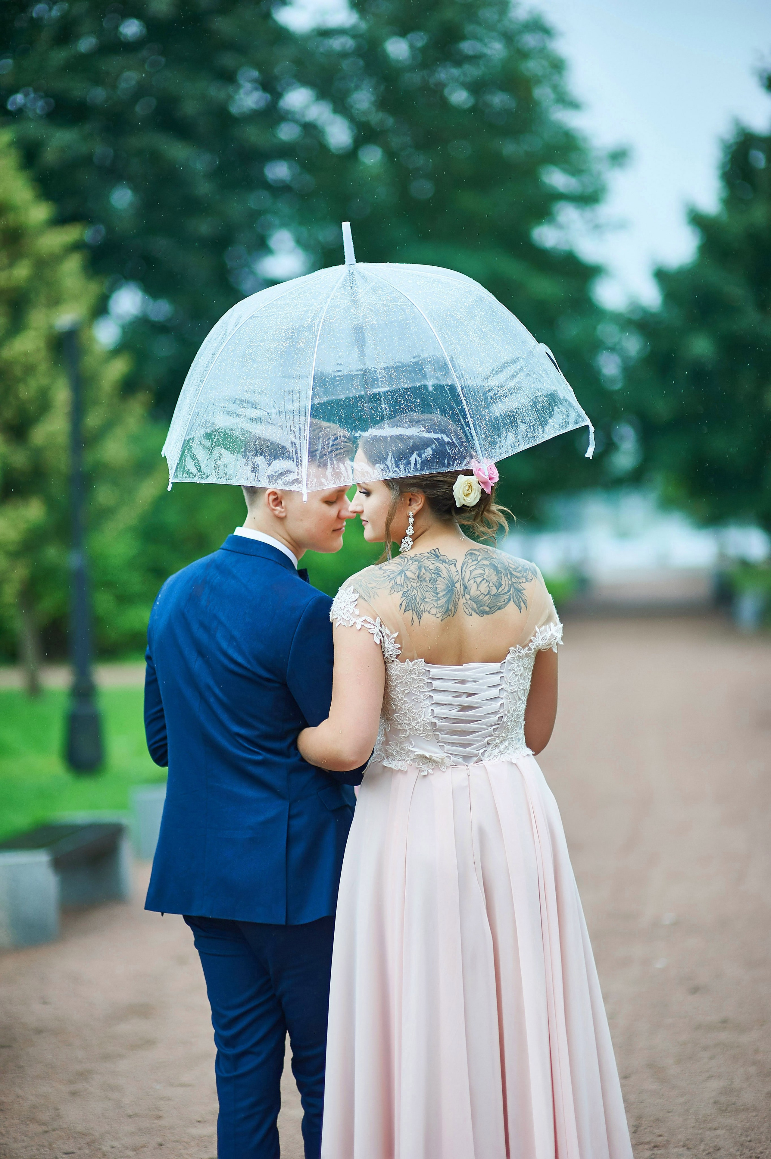 Ульяна и Дмитрий (свадебная прогулка в Сестрорецке под дождем, , фотосессия в верхнем парке Петергофа). Портретный, семейный и свадебный фотограф в Санкт-Петербурге и в Пушкине Ширяев Денис
