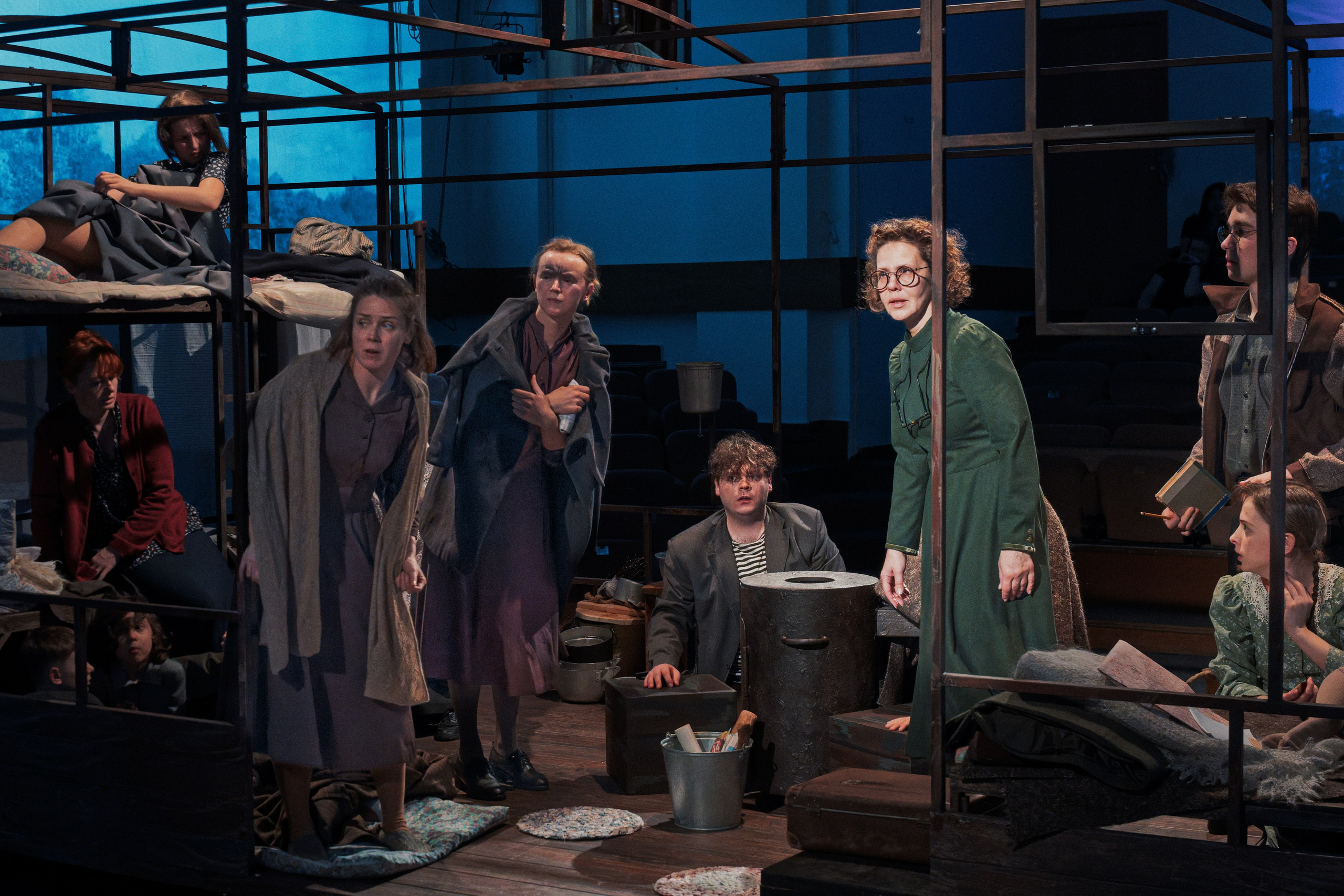 Театр Сфера: Эшелон. Сайт фотографа Сергея Абрамова