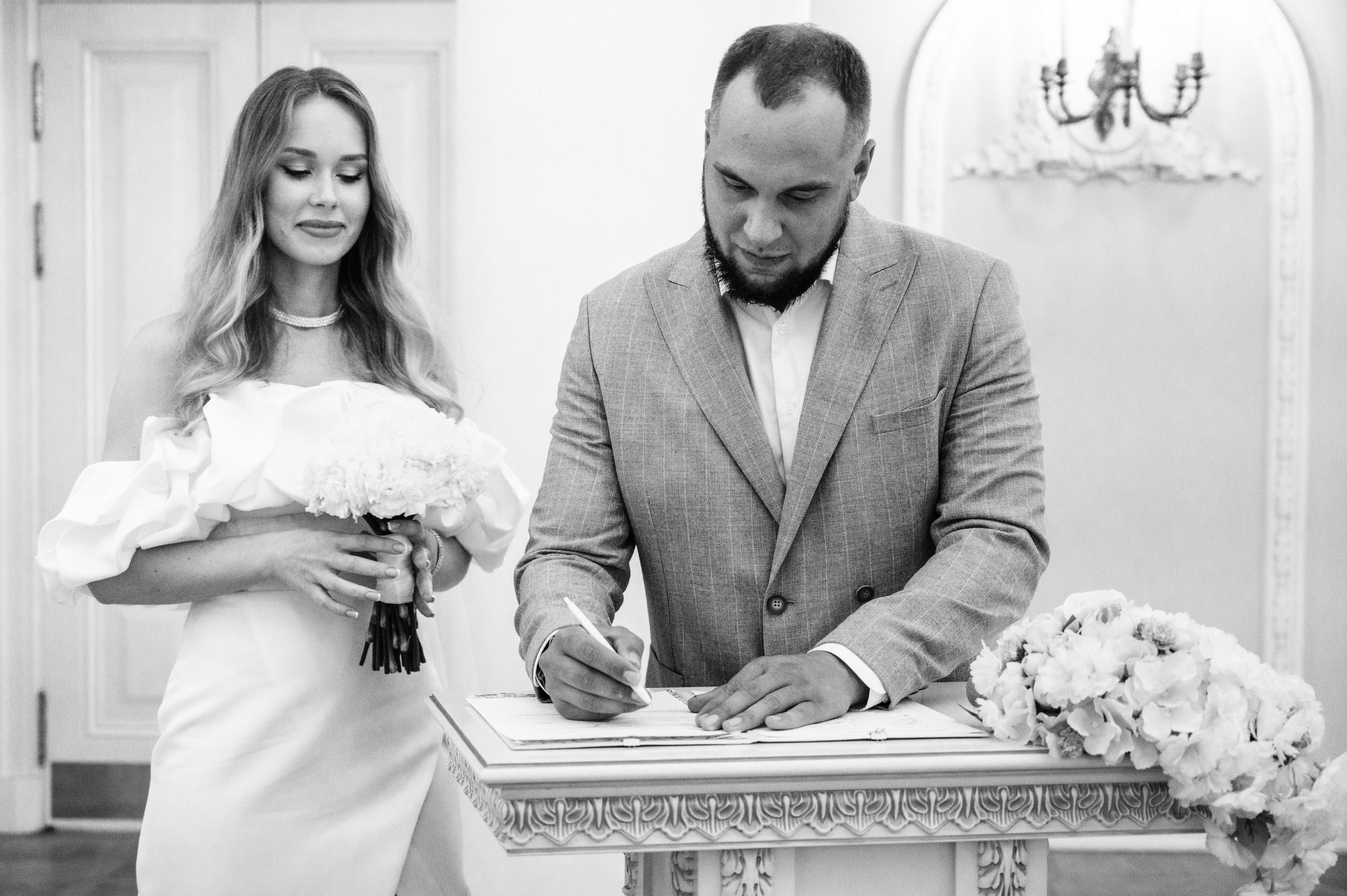 Свадьба. Профессиональный фотограф беременности в СПБ. Стильные фотосессии беременности в стиле минимализм и классическая фотография