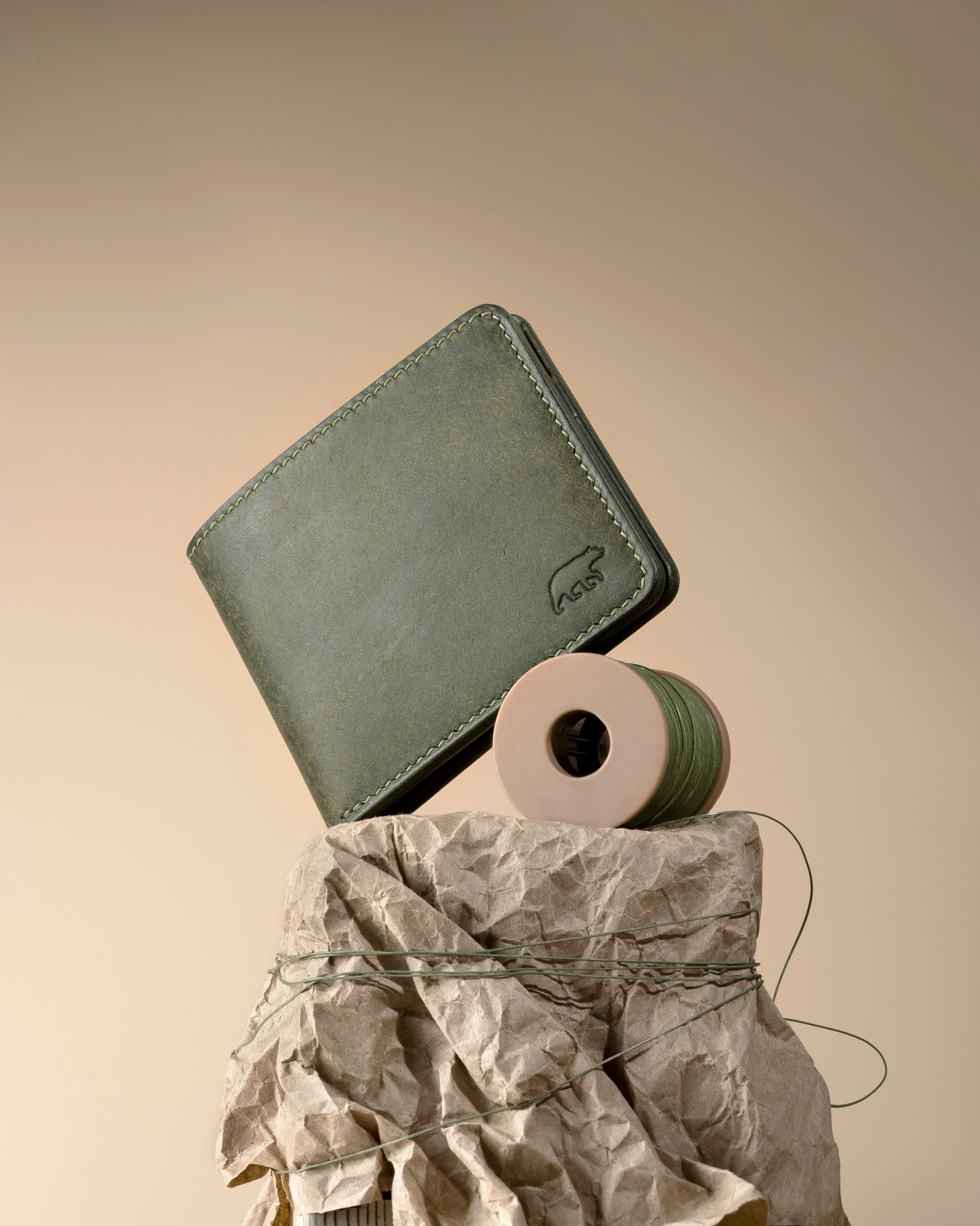 Имиджевая фотосъемка кошелька из натуральной кожи