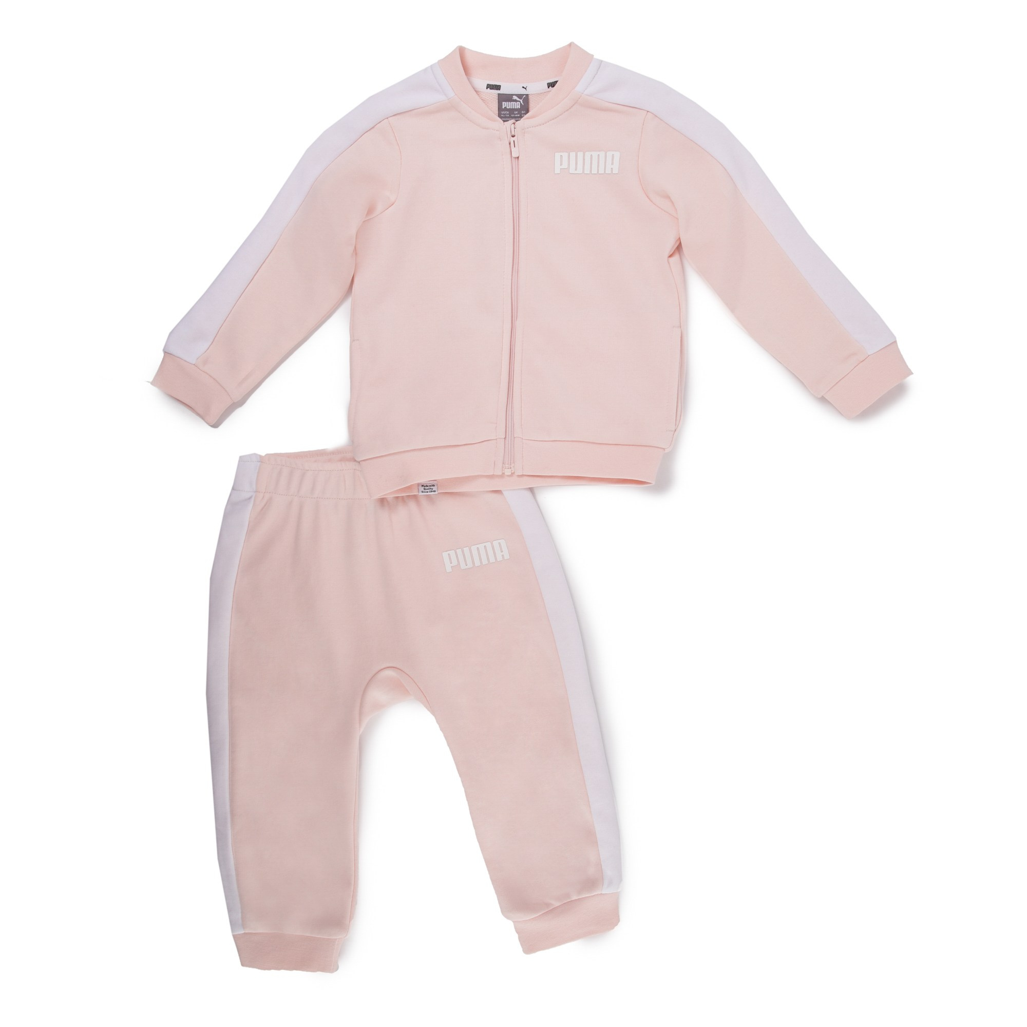 Съемка детской  и взрослой одежды в раскладку    фотосъемка одежды,  фотосъемка спортивной одежды, фотосъемка повседневной одежды, съемка для сайта, фотосъемка для маркетплейсов, фотосъемка дизайнерской одежды, фотосъемка премиумной одежды. фотосъемка бредовых вещей.