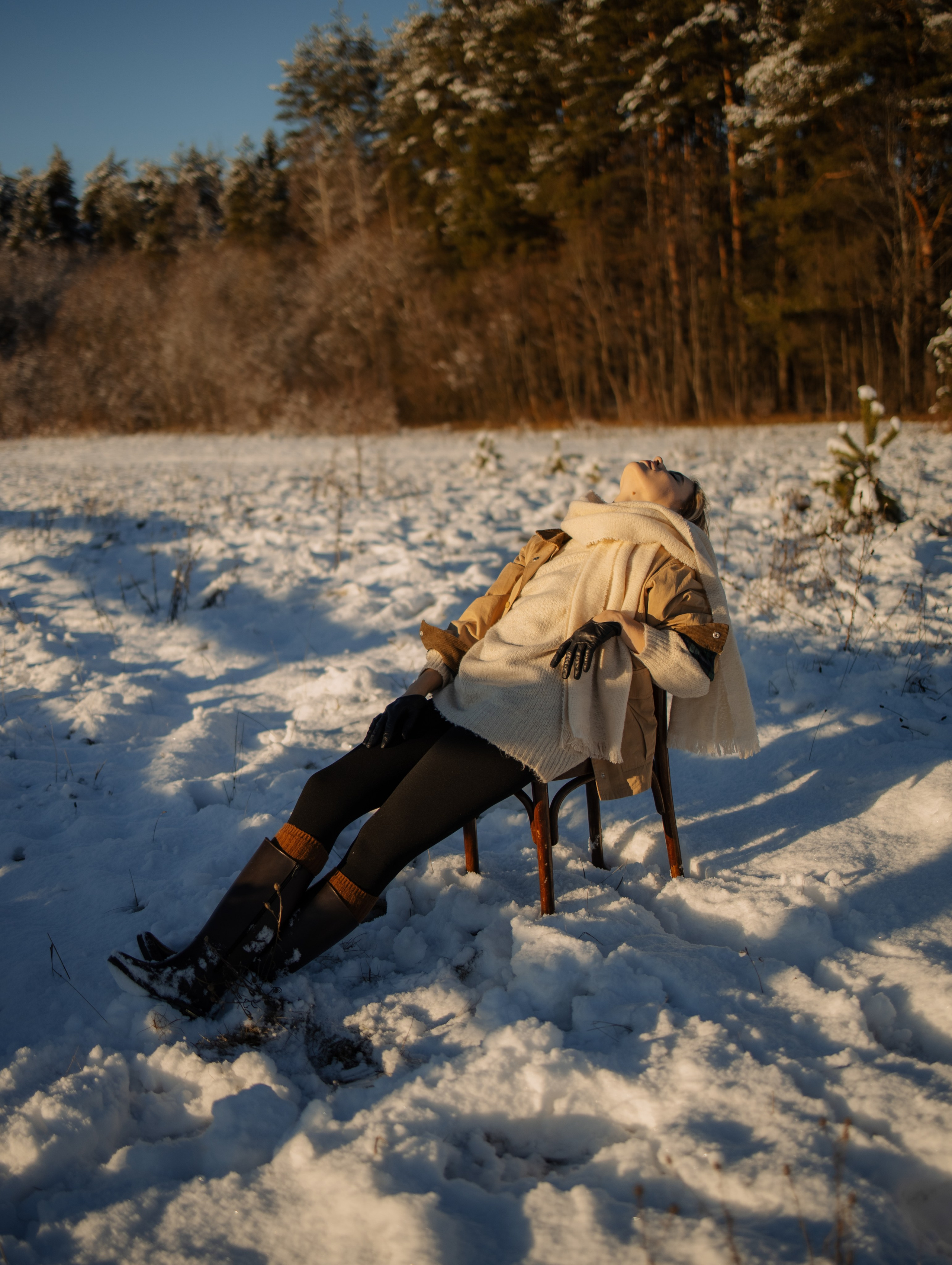 Фотосессия на ранчо зимой с красивой девушкой. Фотограф Углич и Ярославль Ольга Тятюшкина
