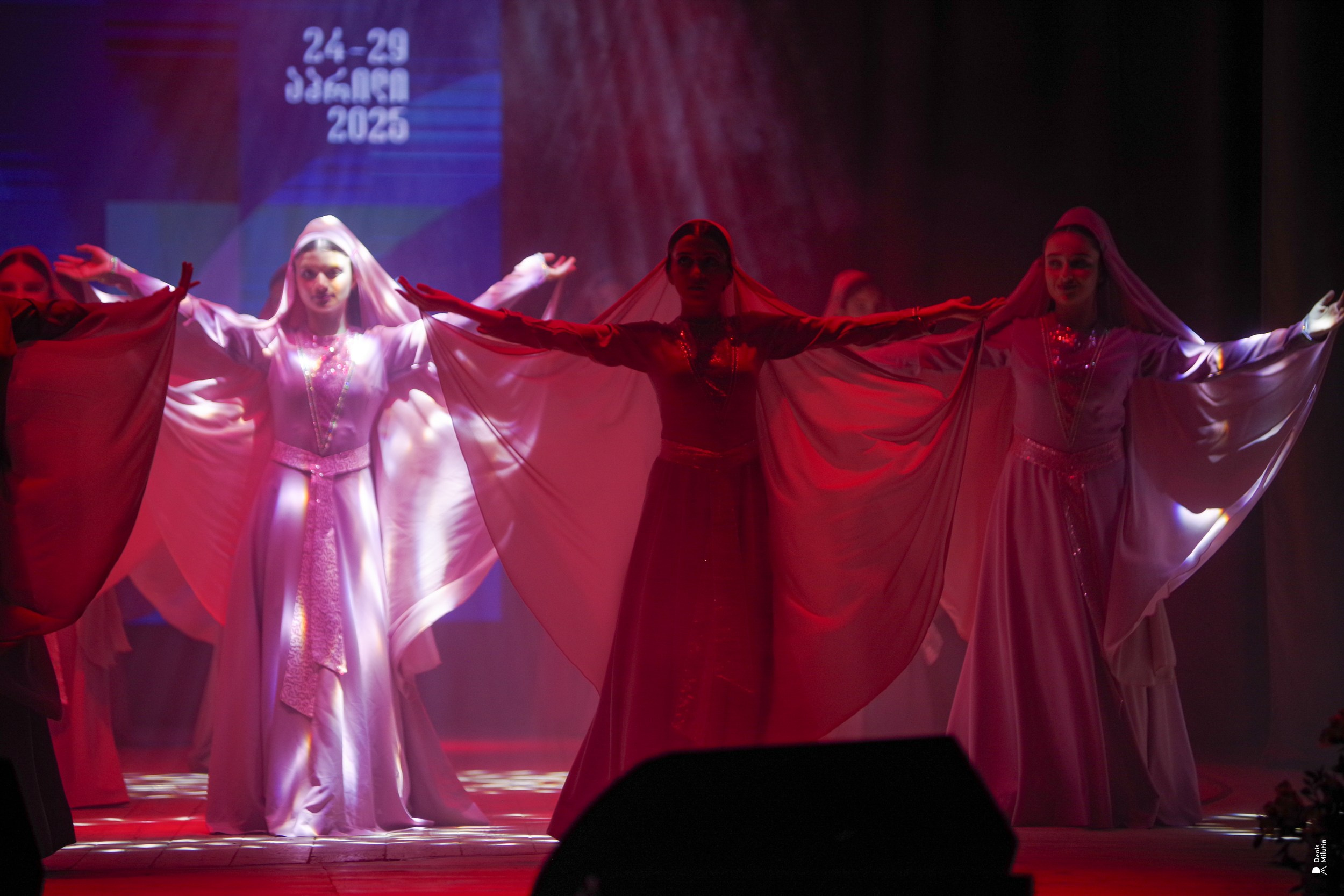 Танцы в Хоби. Портретный фотограф Денис Милютин