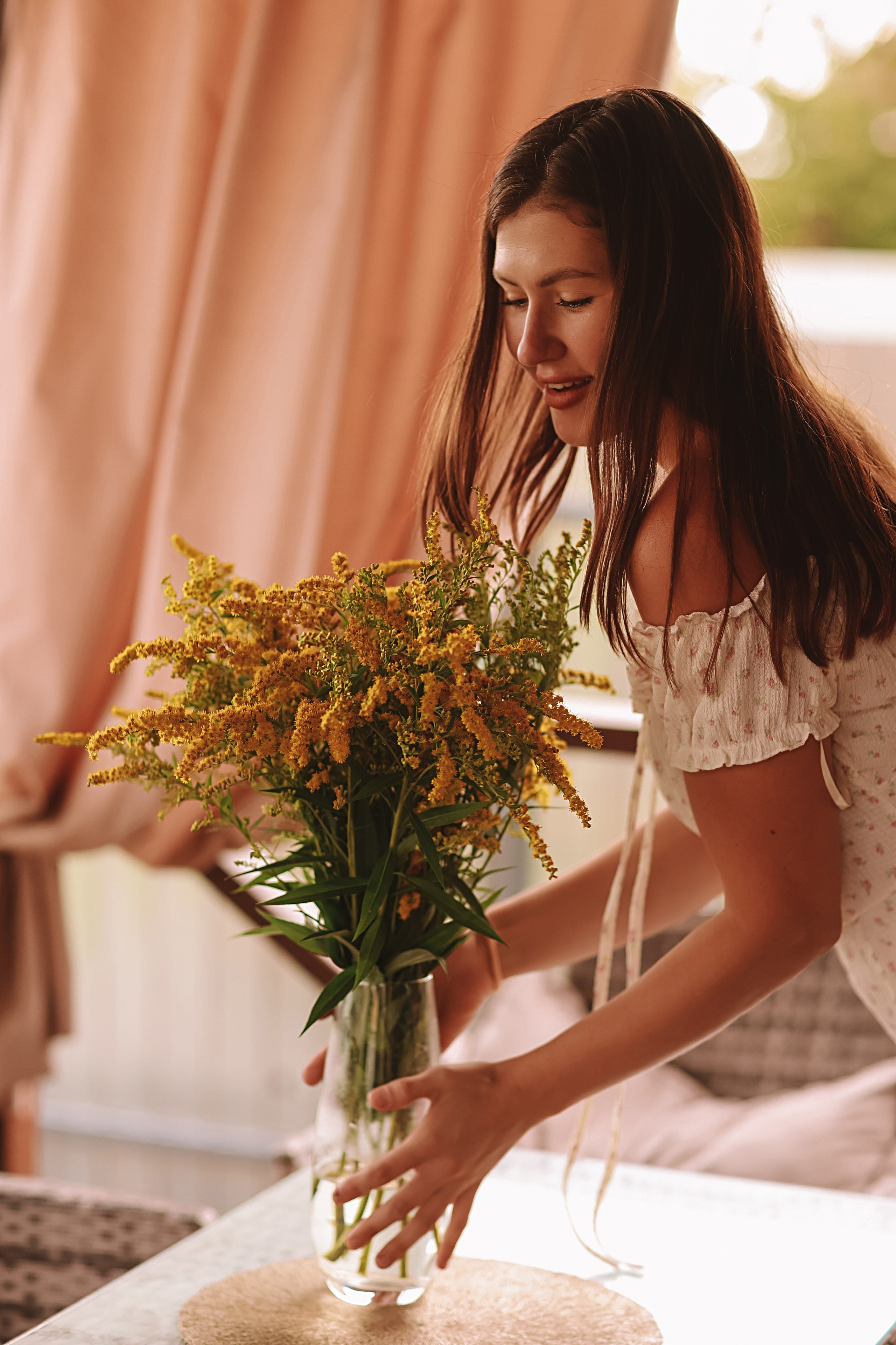 У дома. Семейный фотограф Тюмень, фотограф на роды Салмина Мария