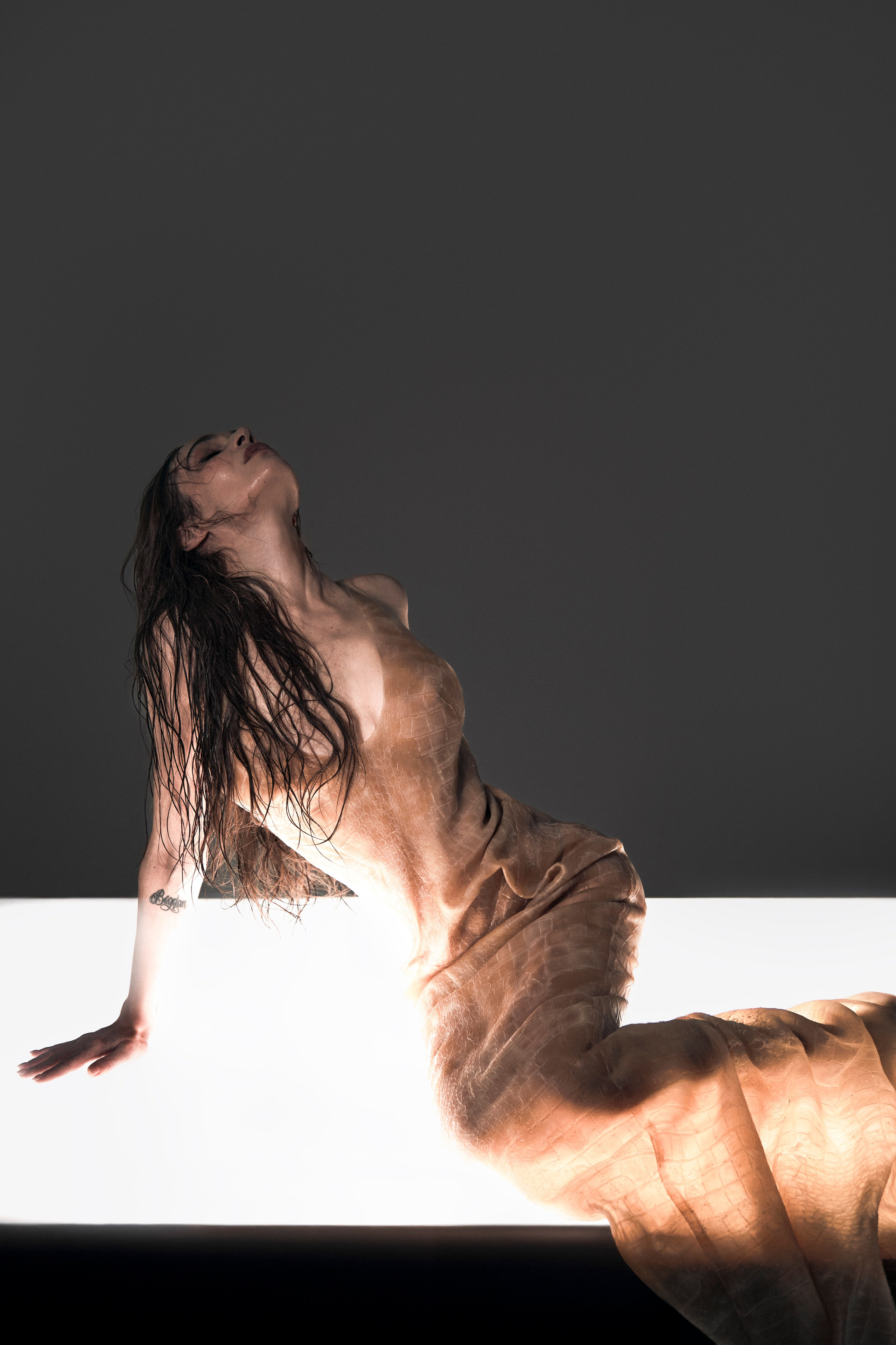 Alena Vodonaeva. Jonyiti