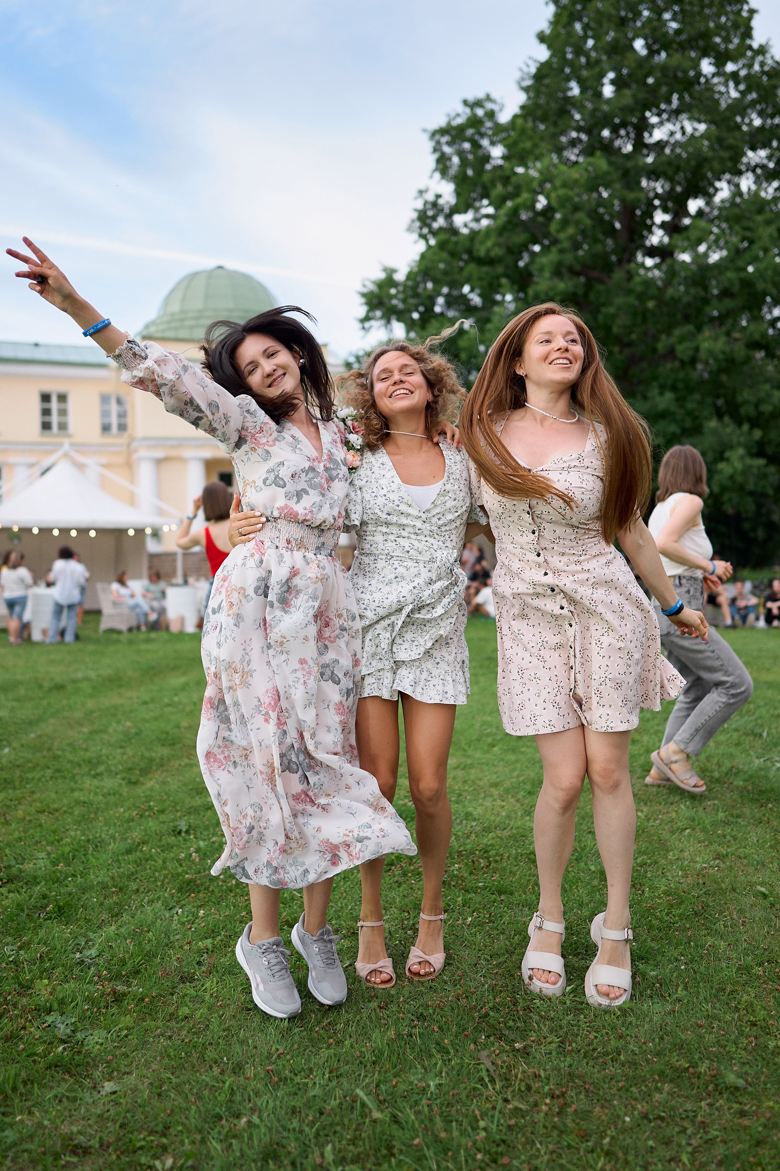 ЛЕТНИЕ ГУЛЯНИЯ LESTA