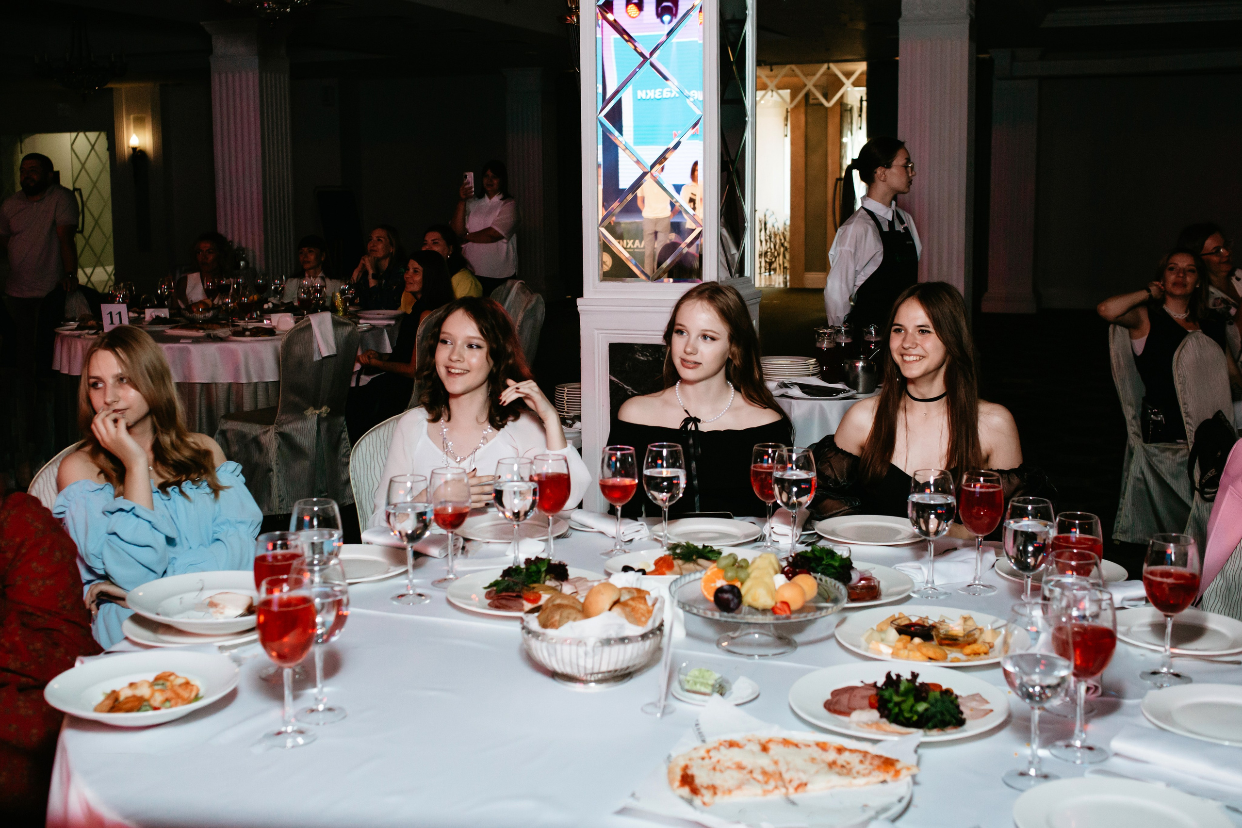 Выпускной 2025 (9класс) 124 школа. Фотограф в Челябинске Ополихина Анна