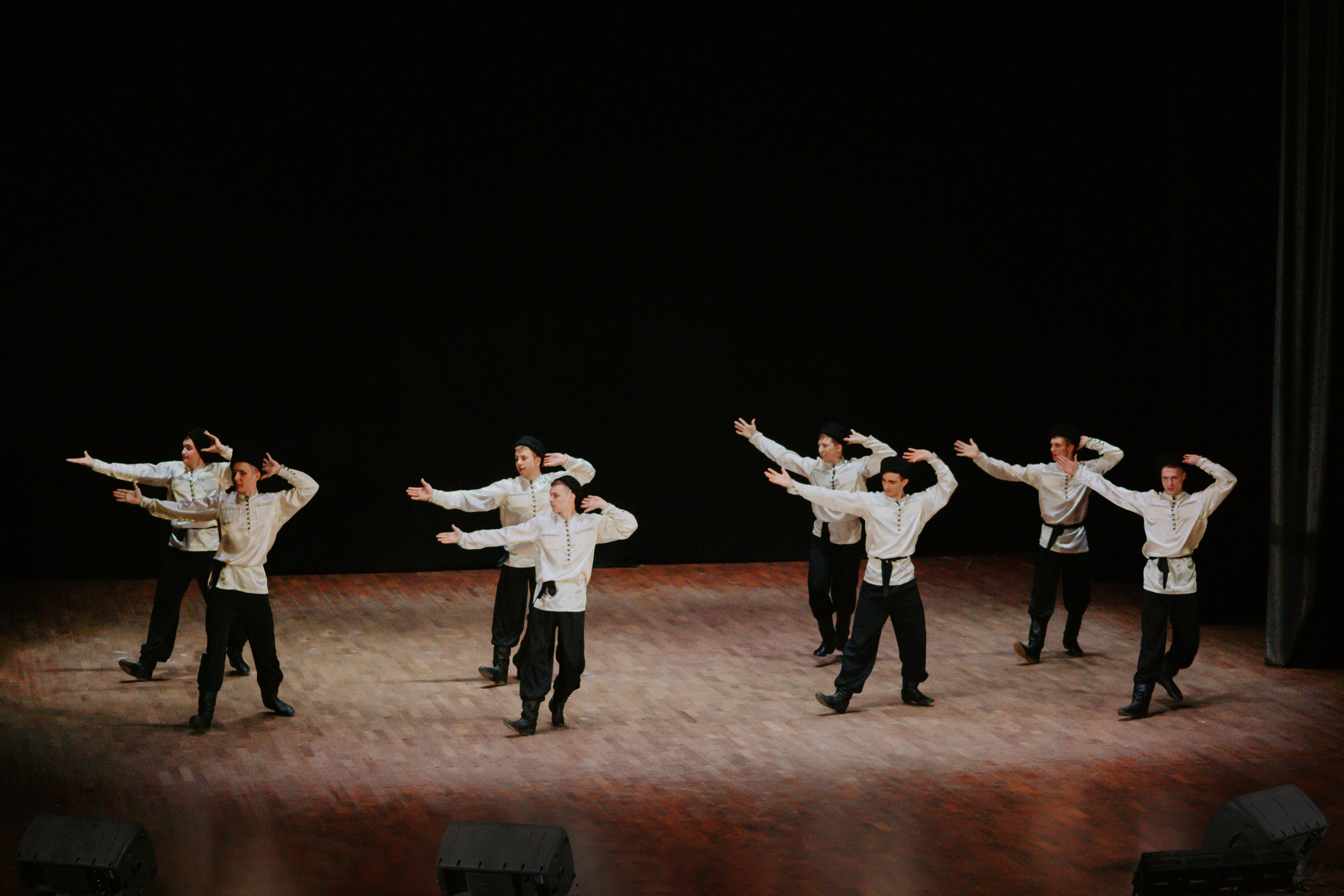 «Уральский сувенир». Концерт танцевальной студии. Фотограф в Челябинске Ополихина Анна