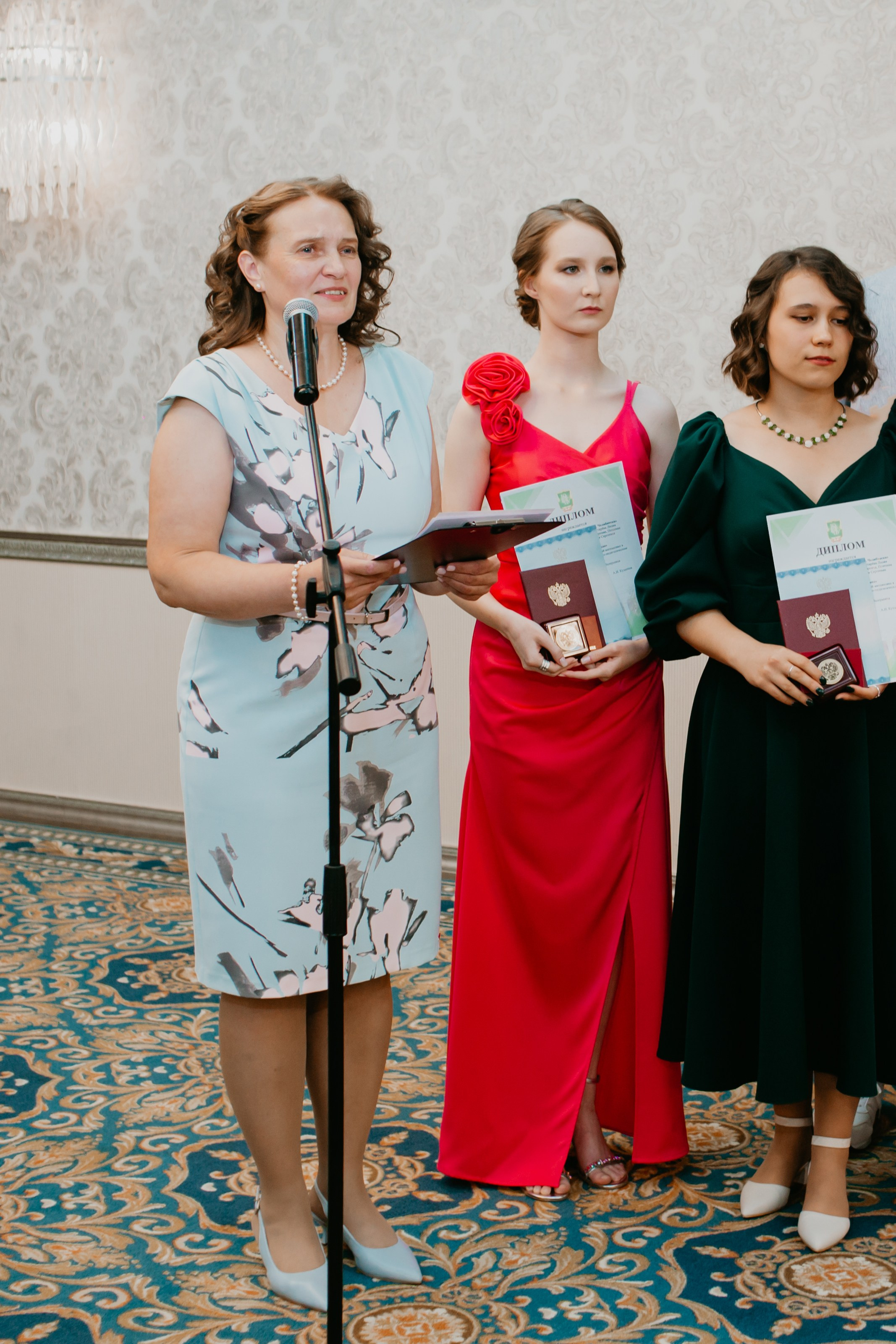 Выпускной. 11 лицей. Фотограф в Челябинске Ополихина Анна