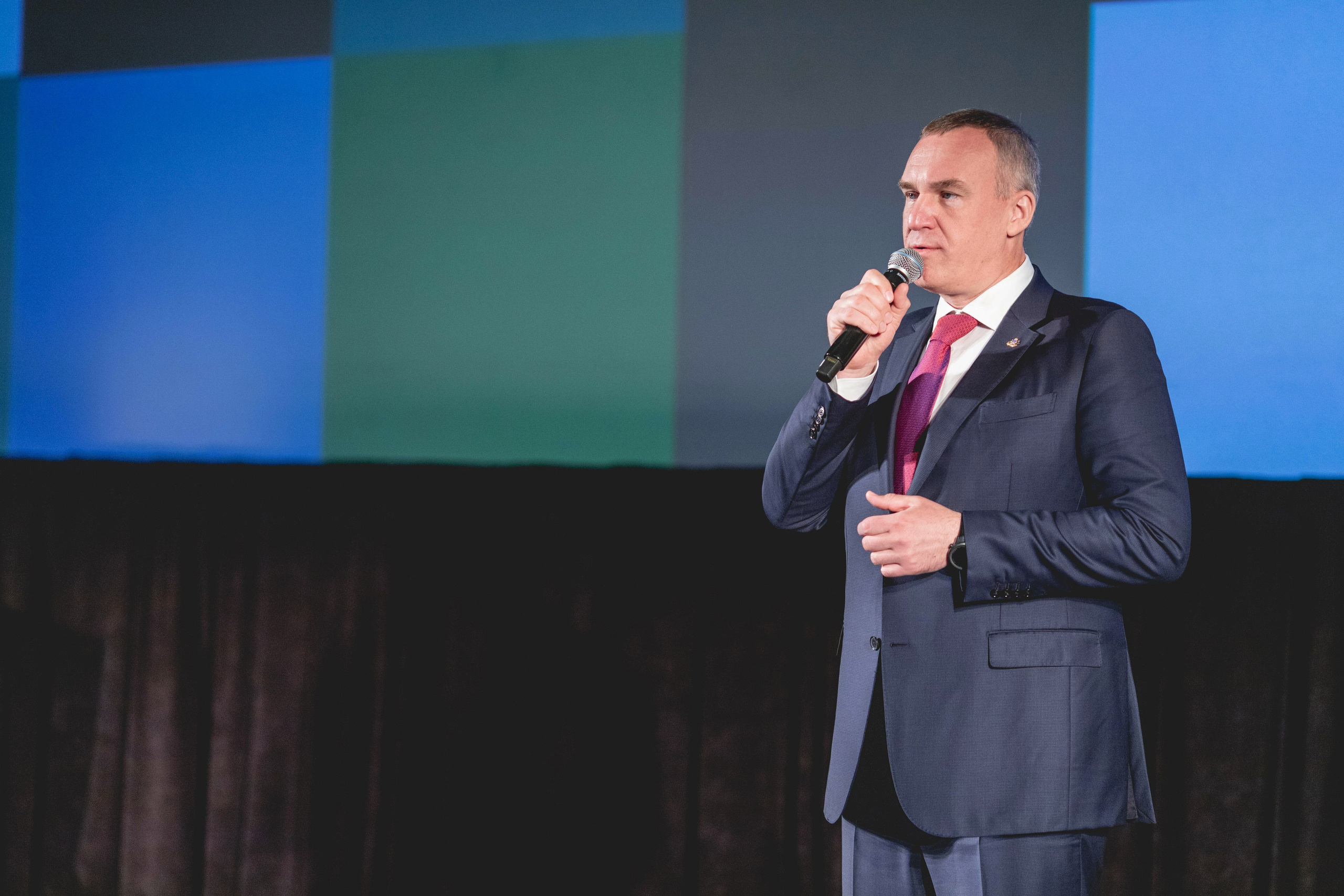 Губернатор Ханты-Мансийского автономного округа. Репортажный фотограф корпоративных мероприятий; Бизнес-конференций; спортивных соревнований; Фестивалей; Культурных событий