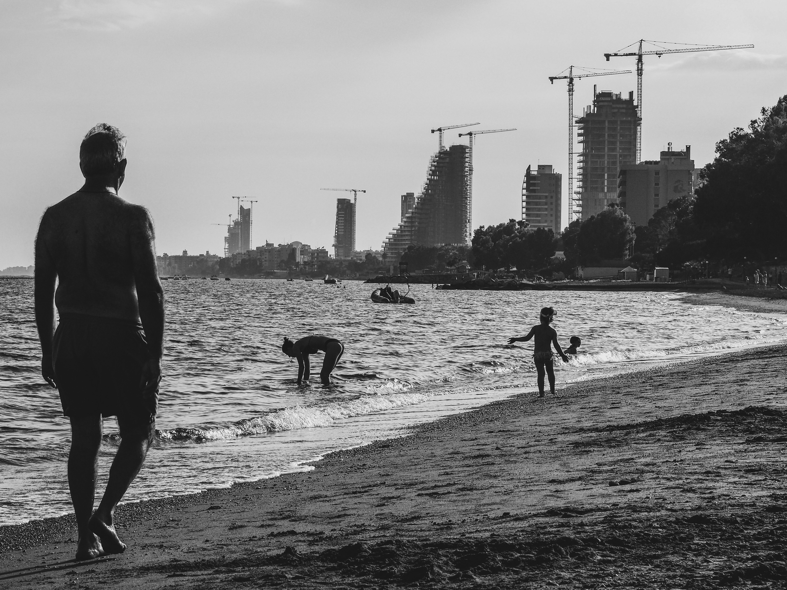 Black and white look. Фотограф