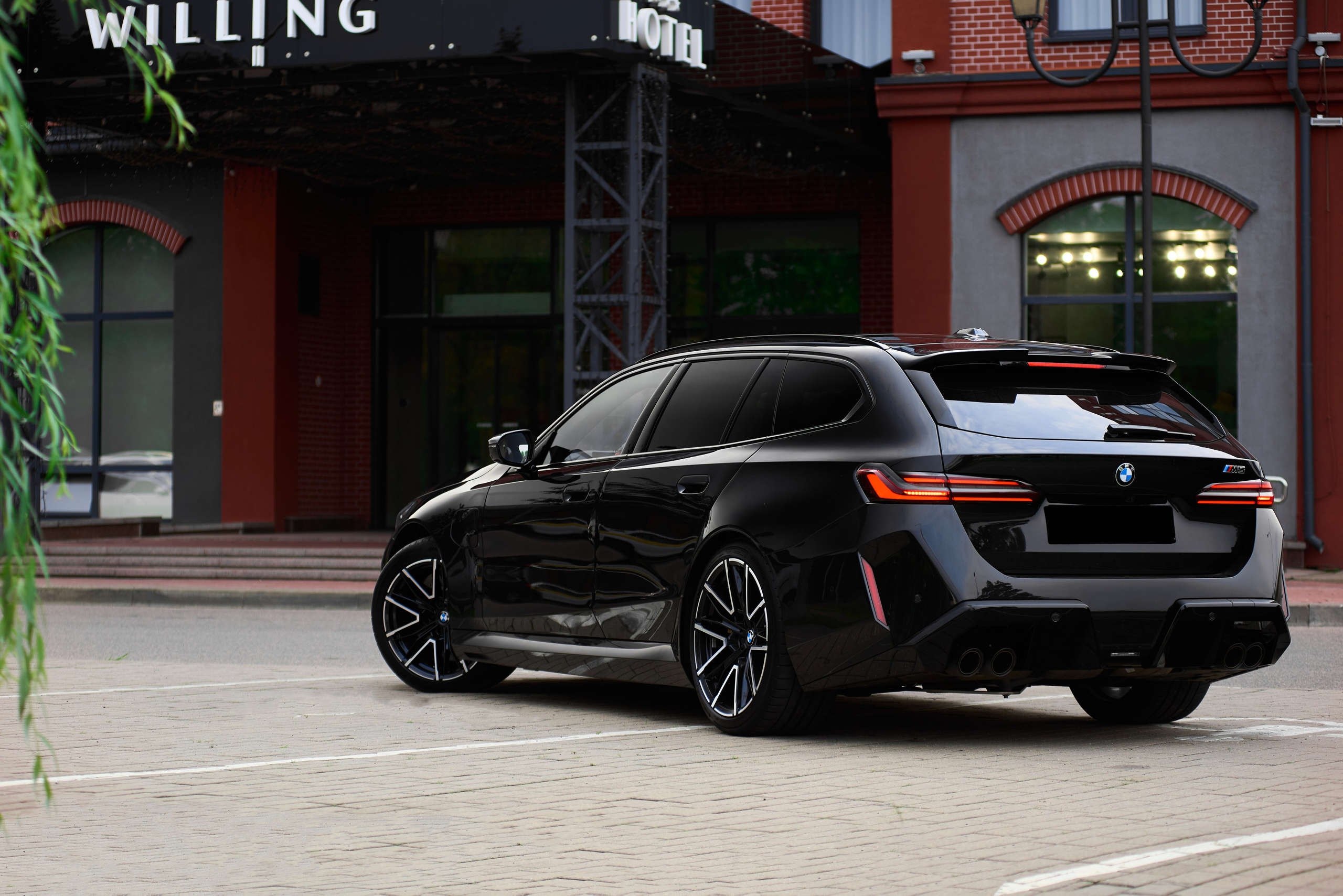 BMW M5 2025. Автомобильный и интерьерный фотограф в Минске Александр Тагаев