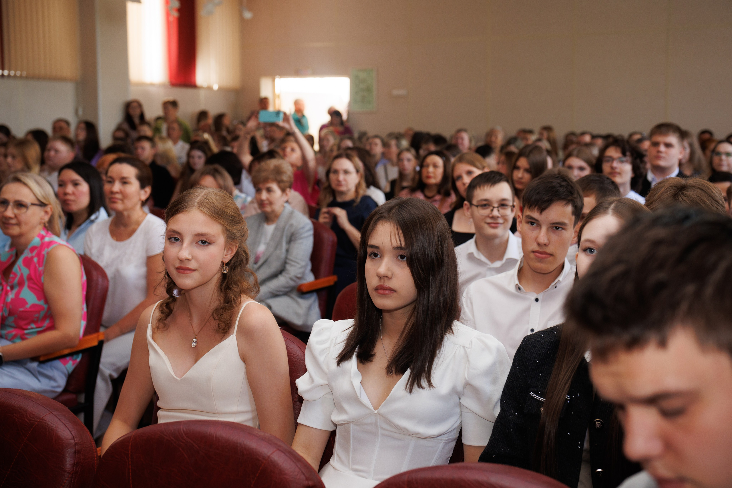 Вручение аттестатов. Свадебный и семейный фотограф в Новосибирске Ирина Дорошкова