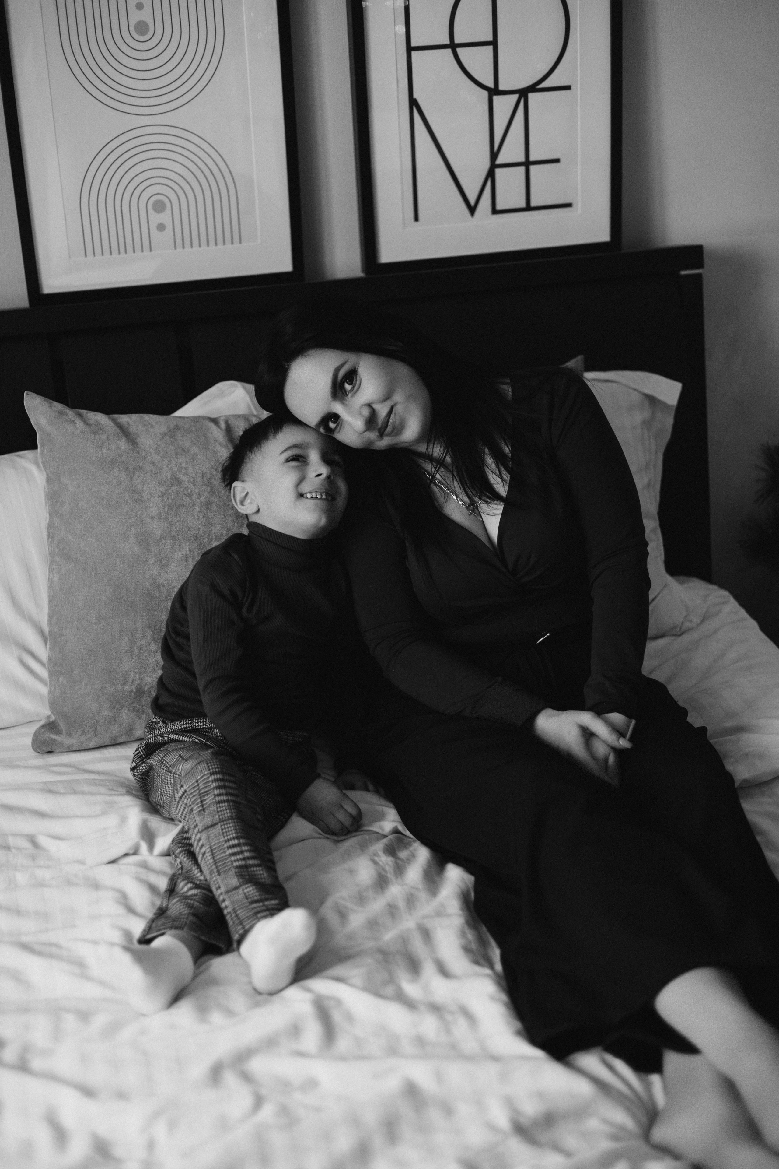 Ложись в снег и закрой лапой нос. Семейный фотограф Донецк