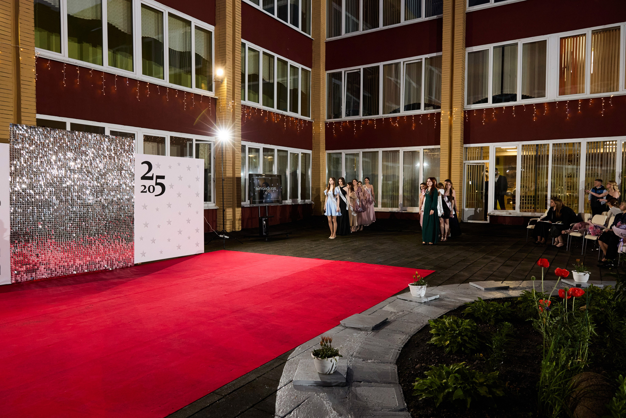 Выпускной 11 класс. Свадебная, репортажная фотосъемка и видеосъемка в Минске. Илья и Юлия Ширмановы. Фотограф | Видеограф | Минск