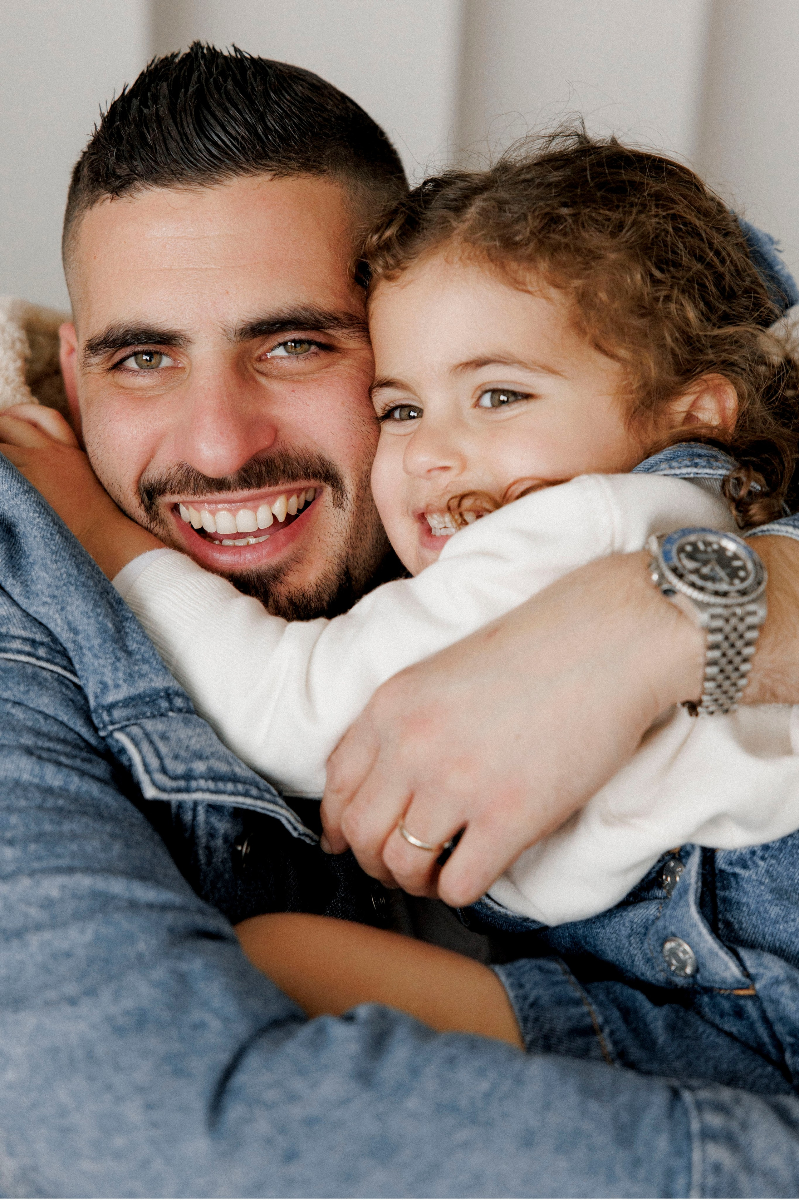 Family photoshoot in White Studio. Wedding and family photographer
