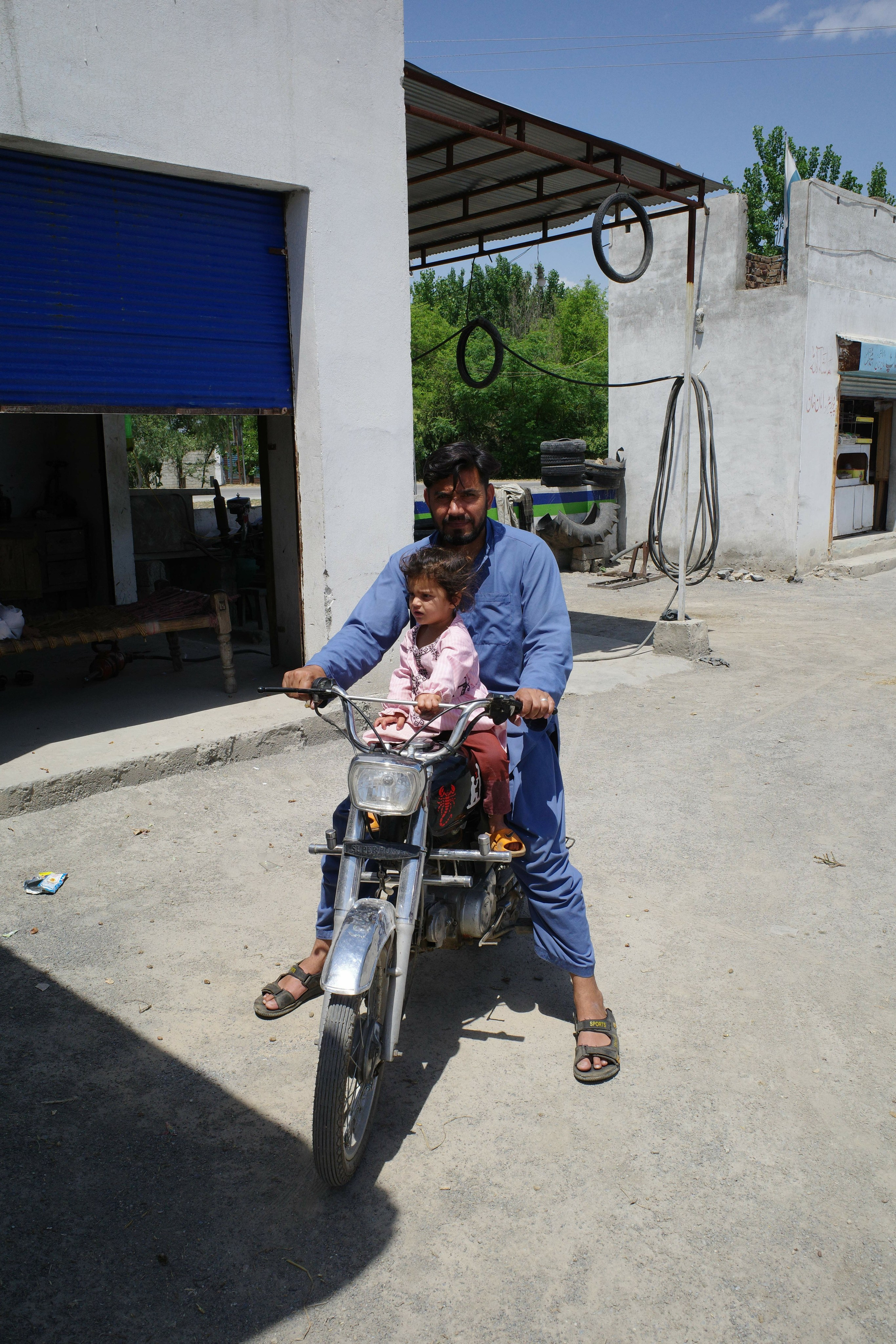 A random fellow traveler on the road to Peshawar