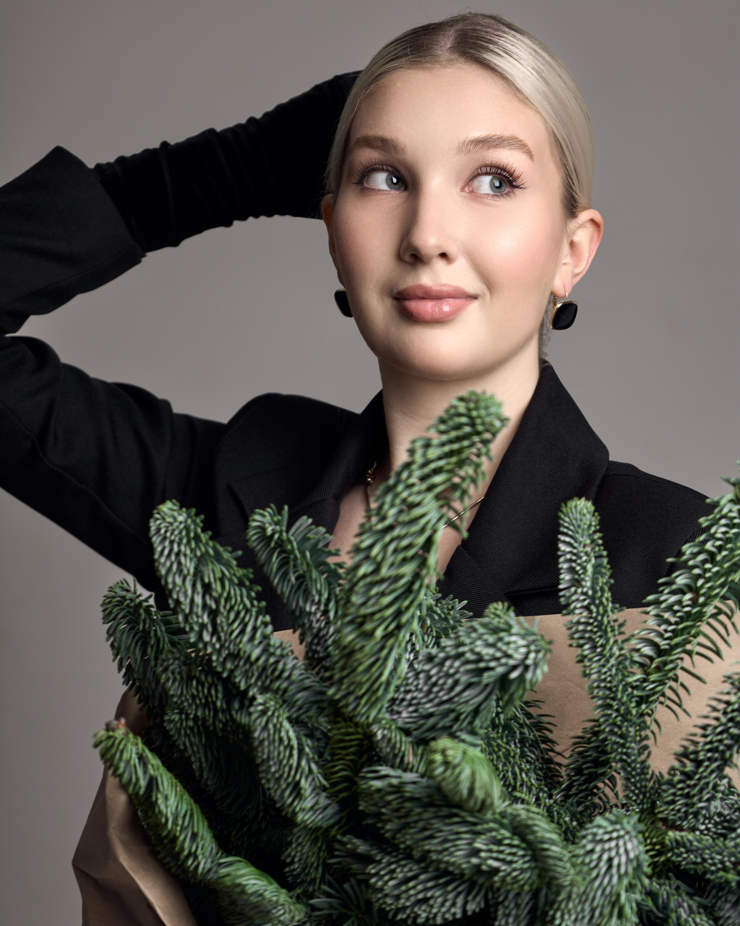 Portfolio for Veronica. Меня зовут Марина Конор, я портретный фэшн и контент фотограф в Москве